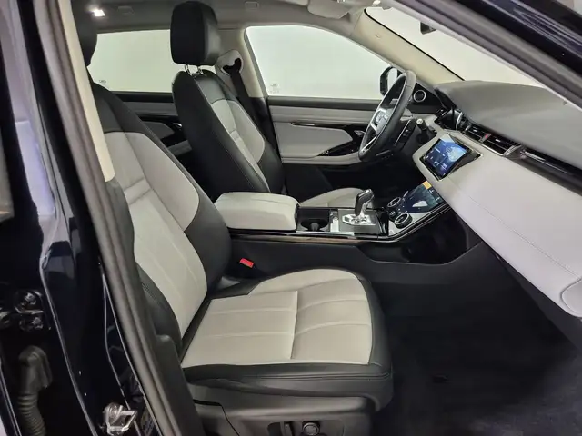 Land Rover Range Rover Evoque view 3