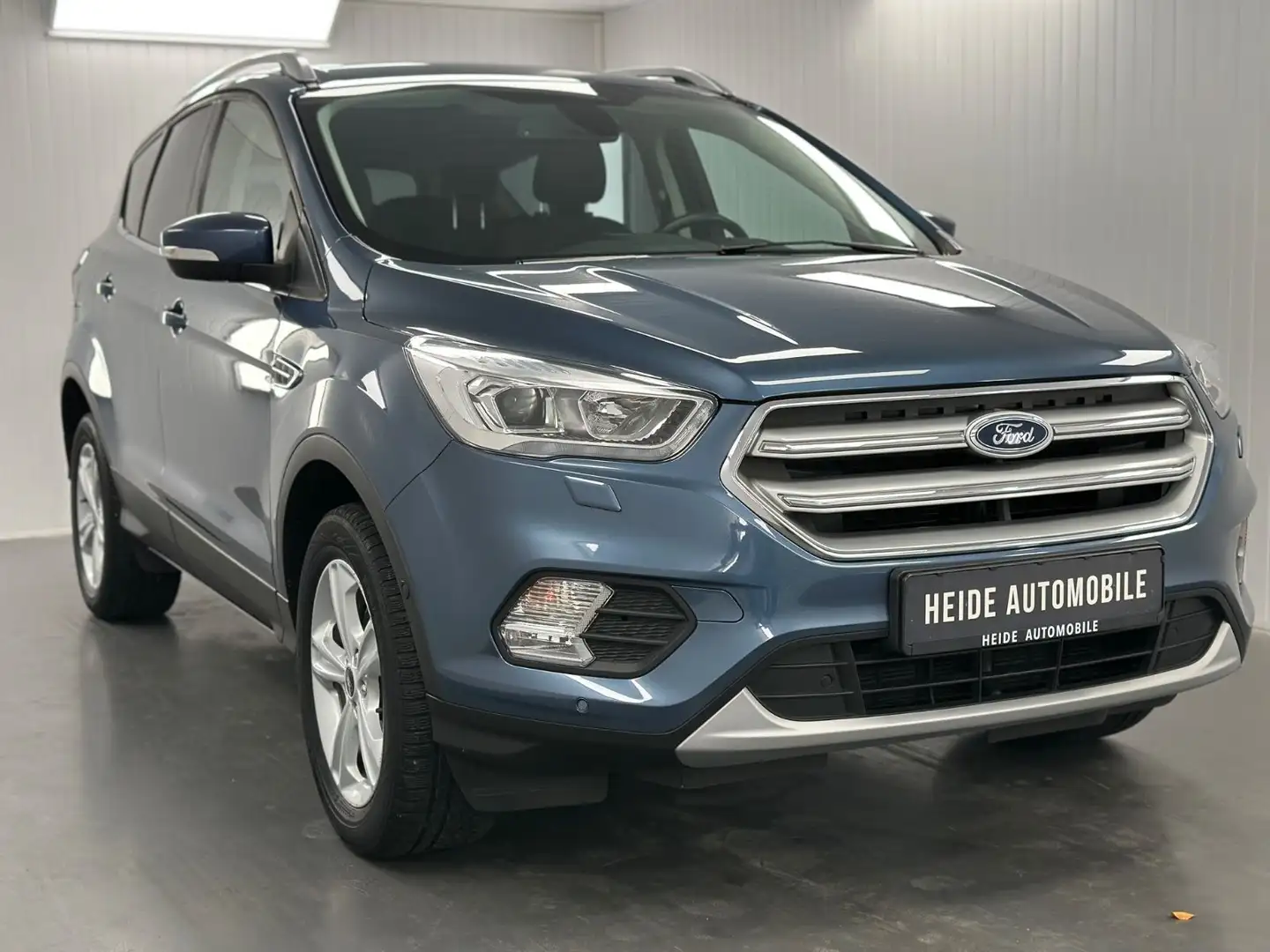 Ford Kuga Titanium Automatik AWD AHK Xenon Blau - 2