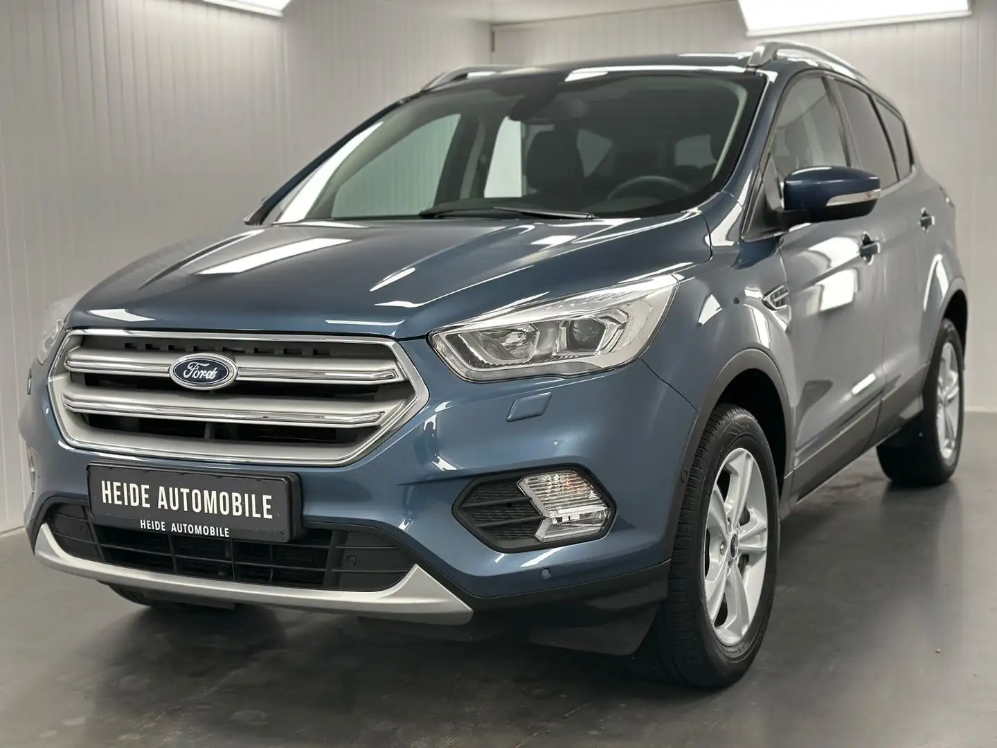 Ford Kuga Titanium Automatik AWD AHK Xenon Blau - 1