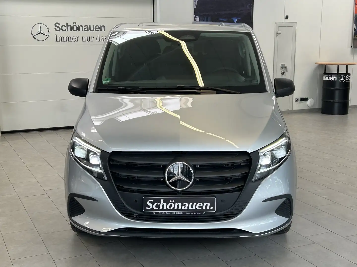 Mercedes-Benz Vito Tourer PRO 114 MOPF+extralang 9 Sitz+DISTRO Silber - 2