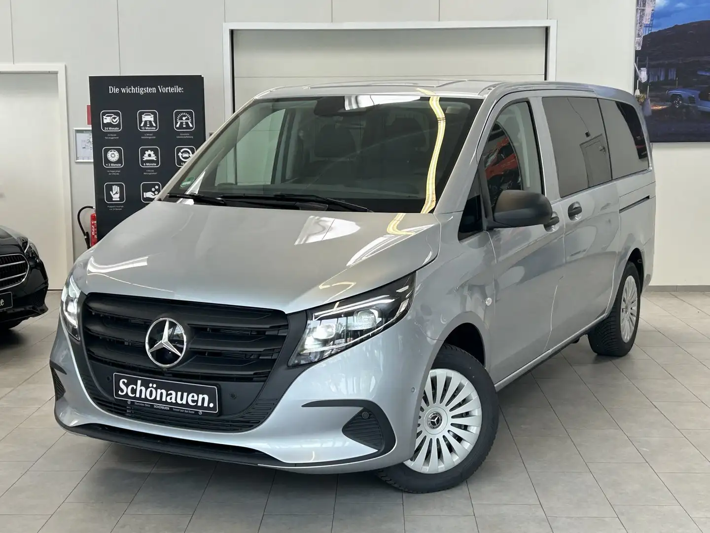 Mercedes-Benz Vito Tourer PRO 114 MOPF+extralang 9 Sitz+DISTRO Silber - 1
