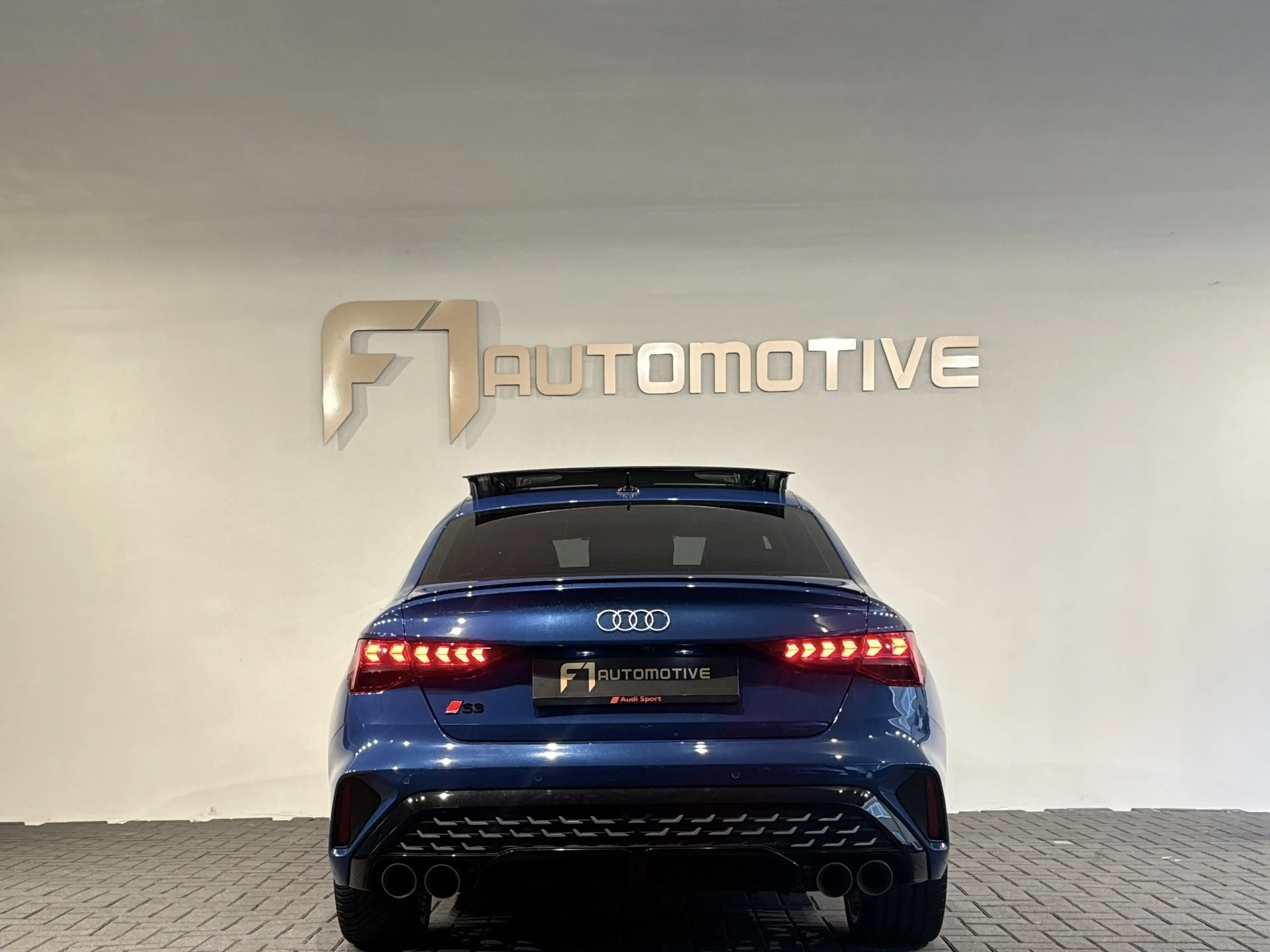 Audi S3 Limousine 2.0 TFSI quattro Pano|Akra|Alcantara|Son — photo 4