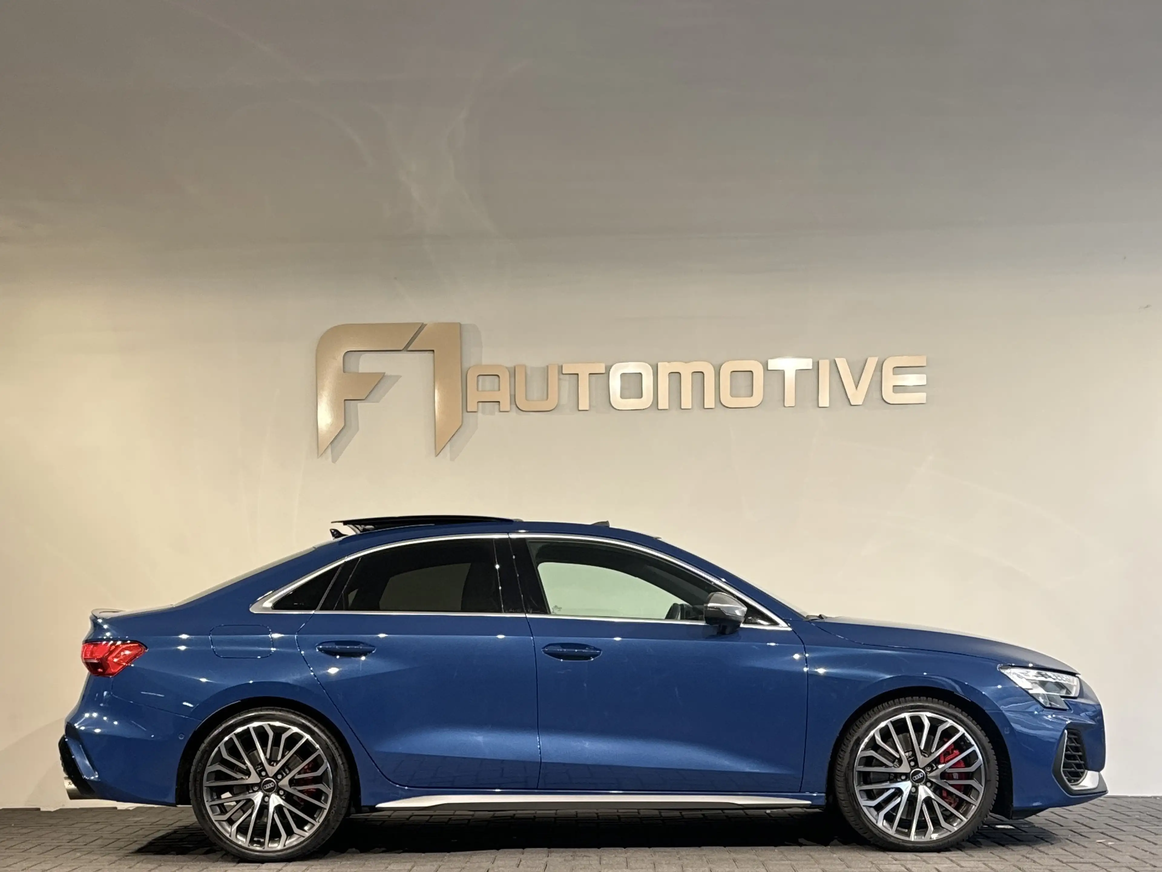 Audi S3 Limousine 2.0 TFSI quattro Pano|Akra|Alcantara|Son — photo 6