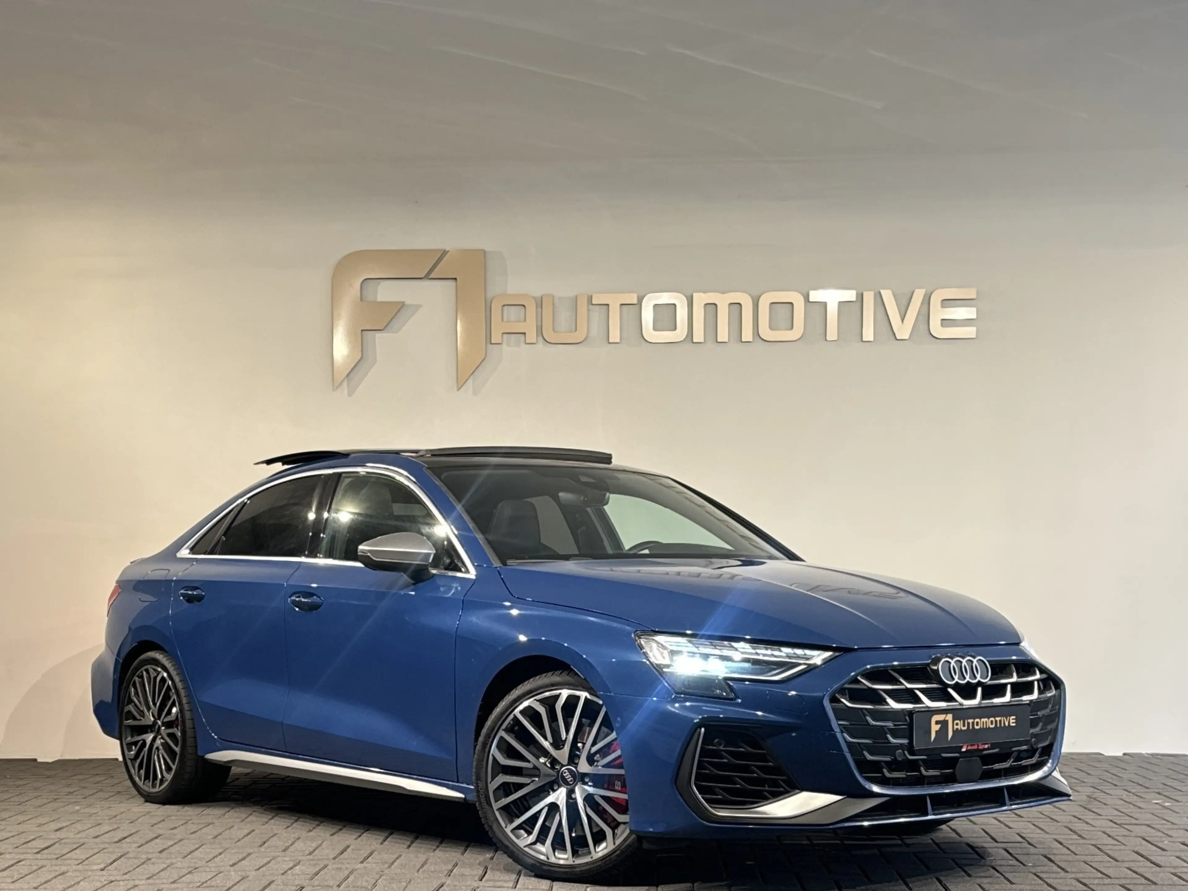 Audi S3 Limousine 2.0 TFSI quattro Pano|Akra|Alcantara|Son — photo 2