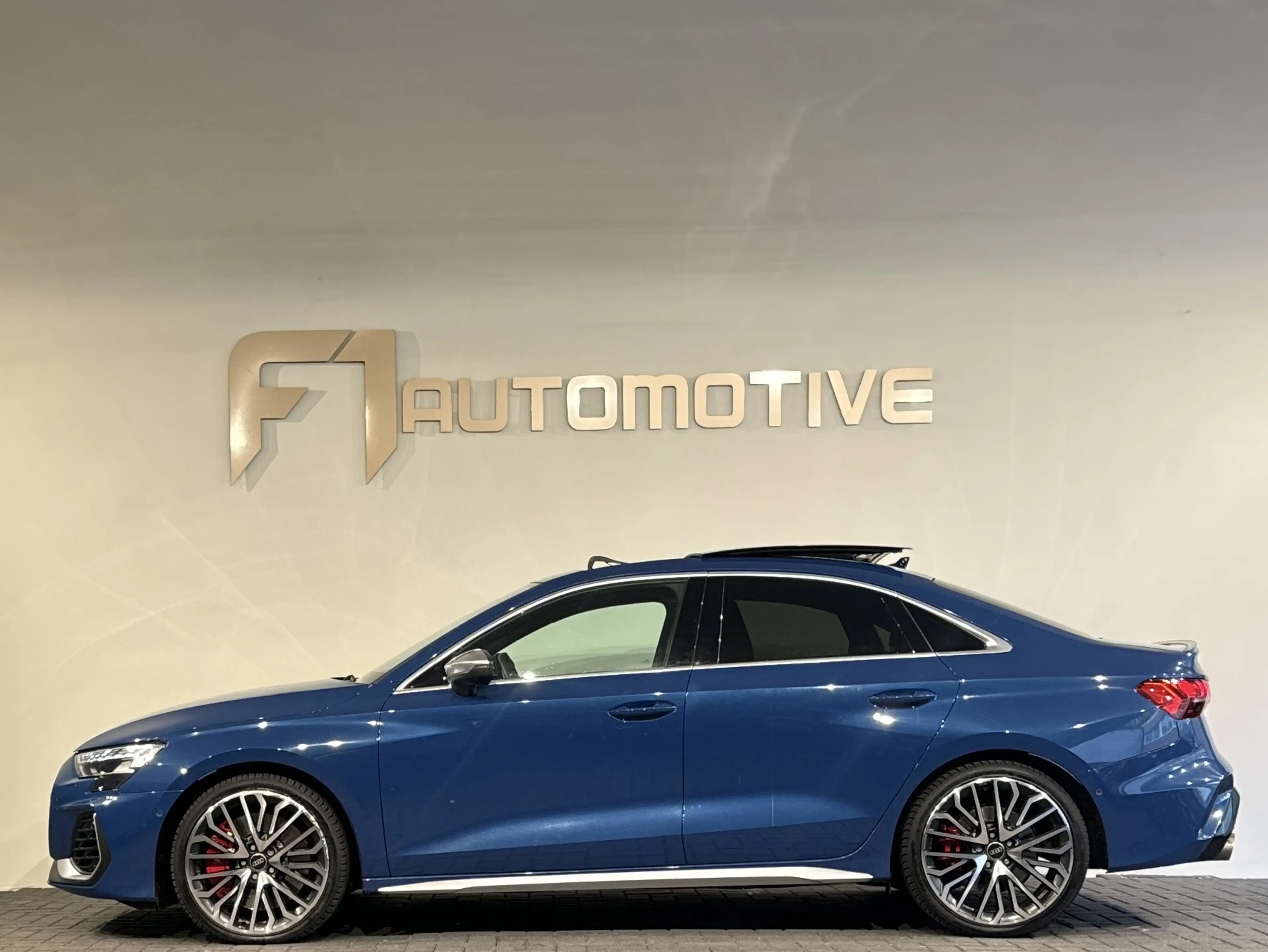 Audi S3 Limousine 2.0 TFSI quattro Pano|Akra|Alcantara|Son — photo 7