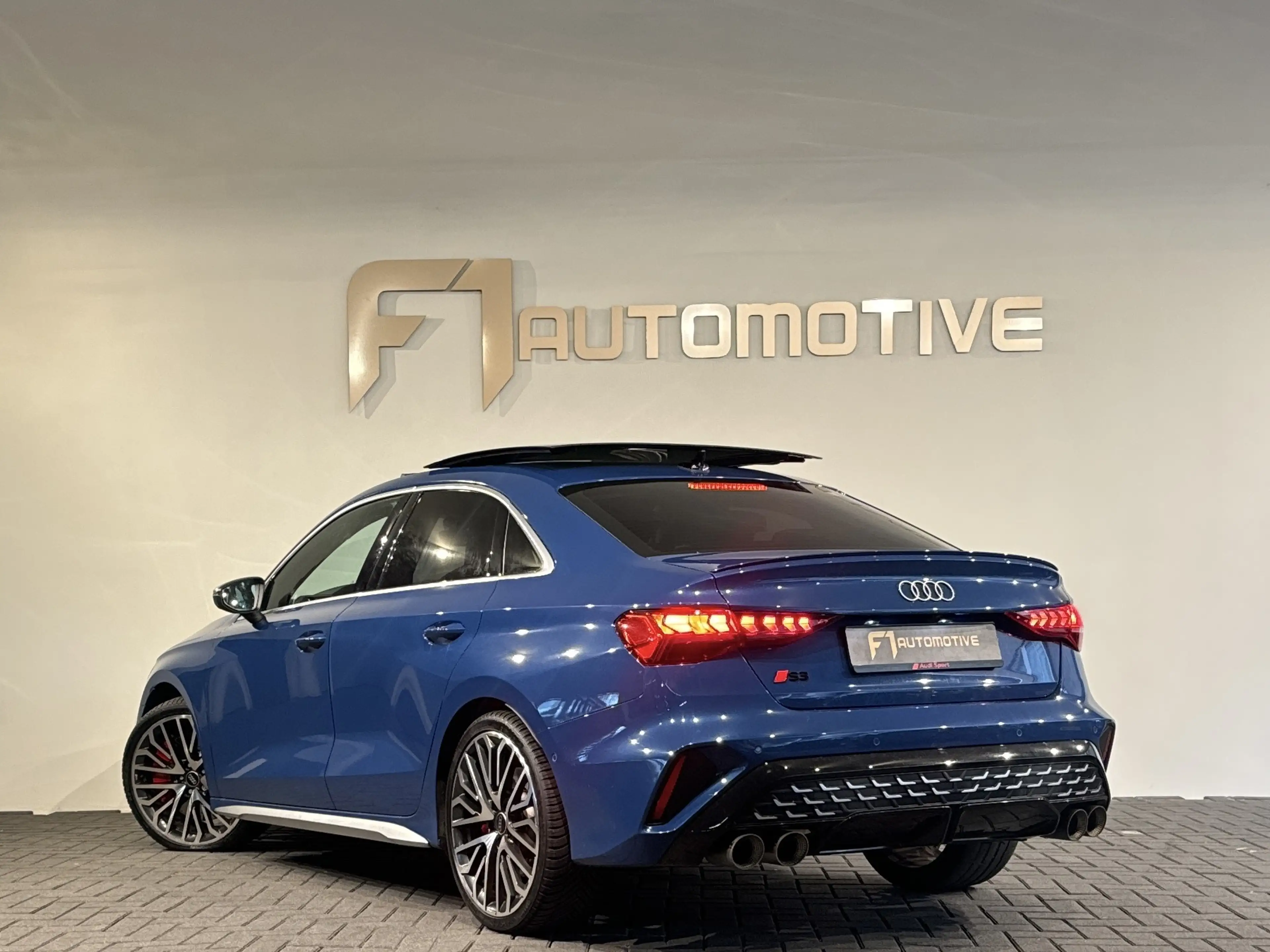 Audi S3 Limousine 2.0 TFSI quattro Pano|Akra|Alcantara|Son — photo 5