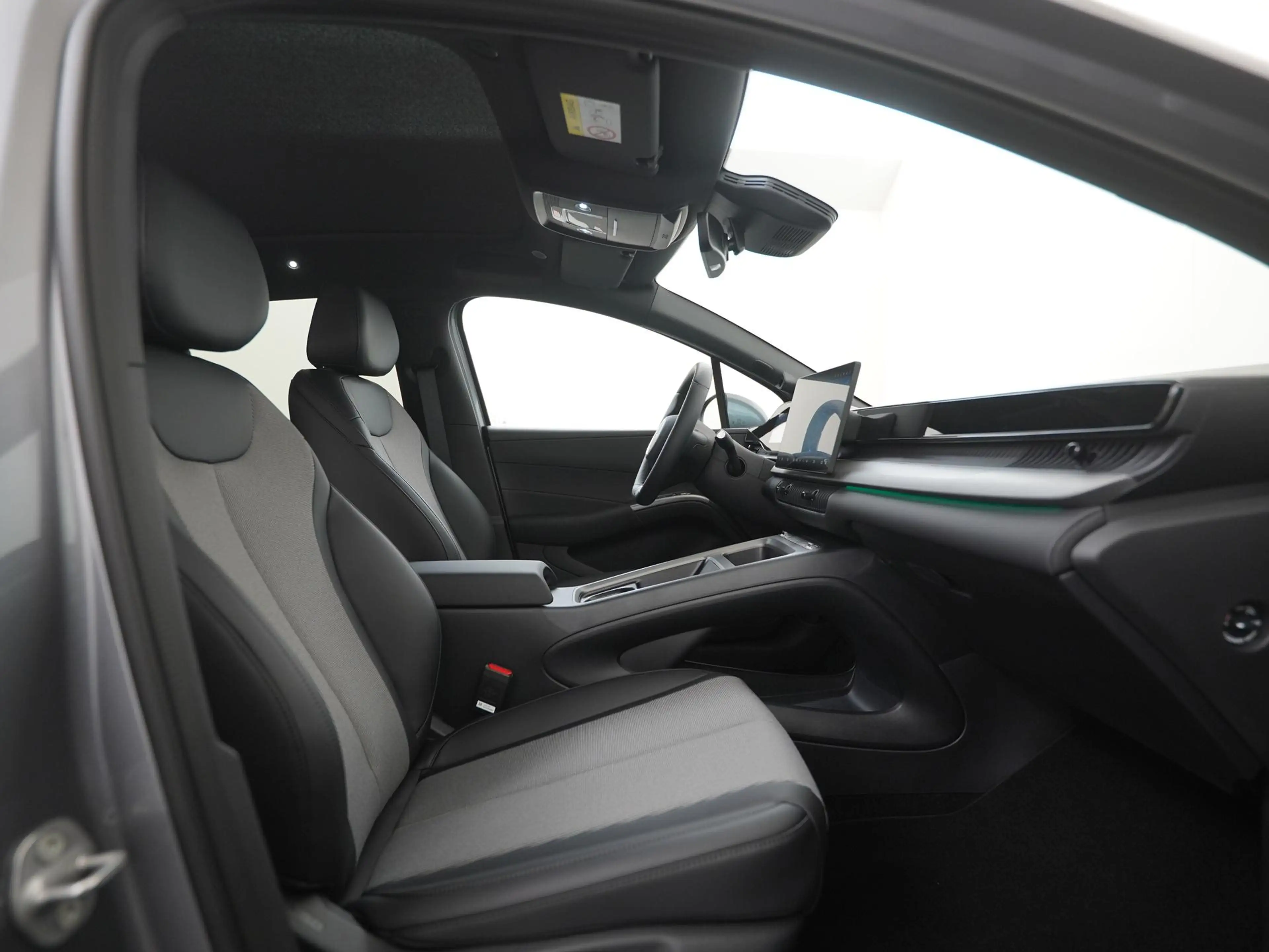 BYD Dolphin G 1.5L DM-i Comfort PHEV | Panoramadak | Head-Up | 3 — photo 3
