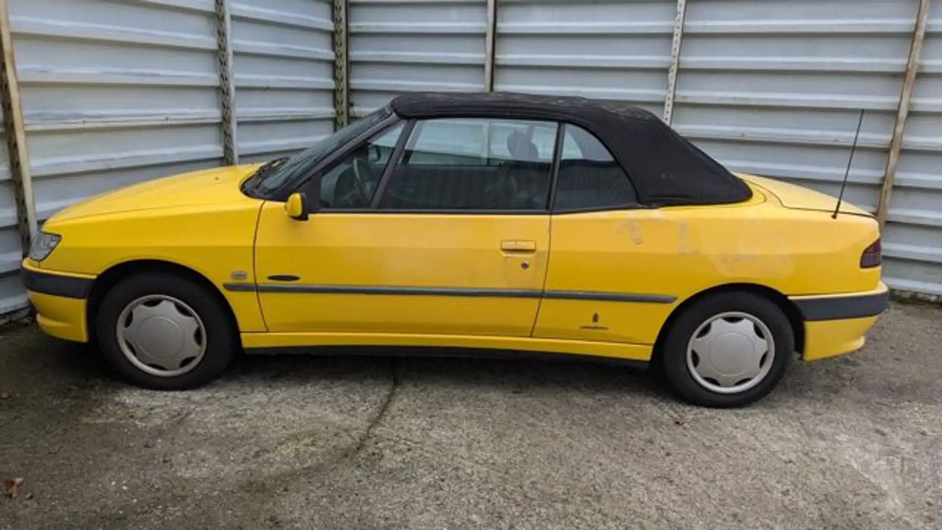 Peugeot 306 Cabriolet Saint Tropez*2 Hand* Yellow - 2