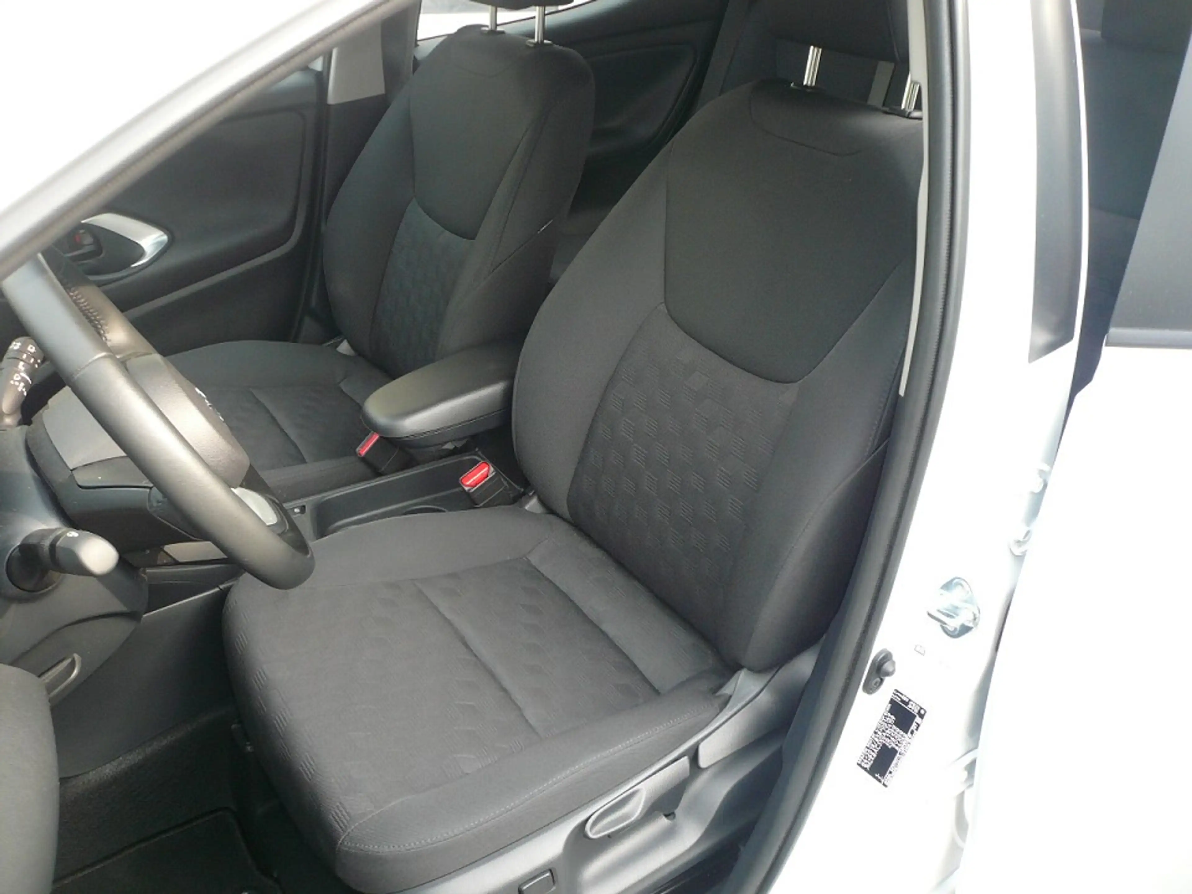 Mazda 2 Hybrid 1.5L Hybrid "Exclusive-Line" VVT-i 116 2 Hy — photo 8