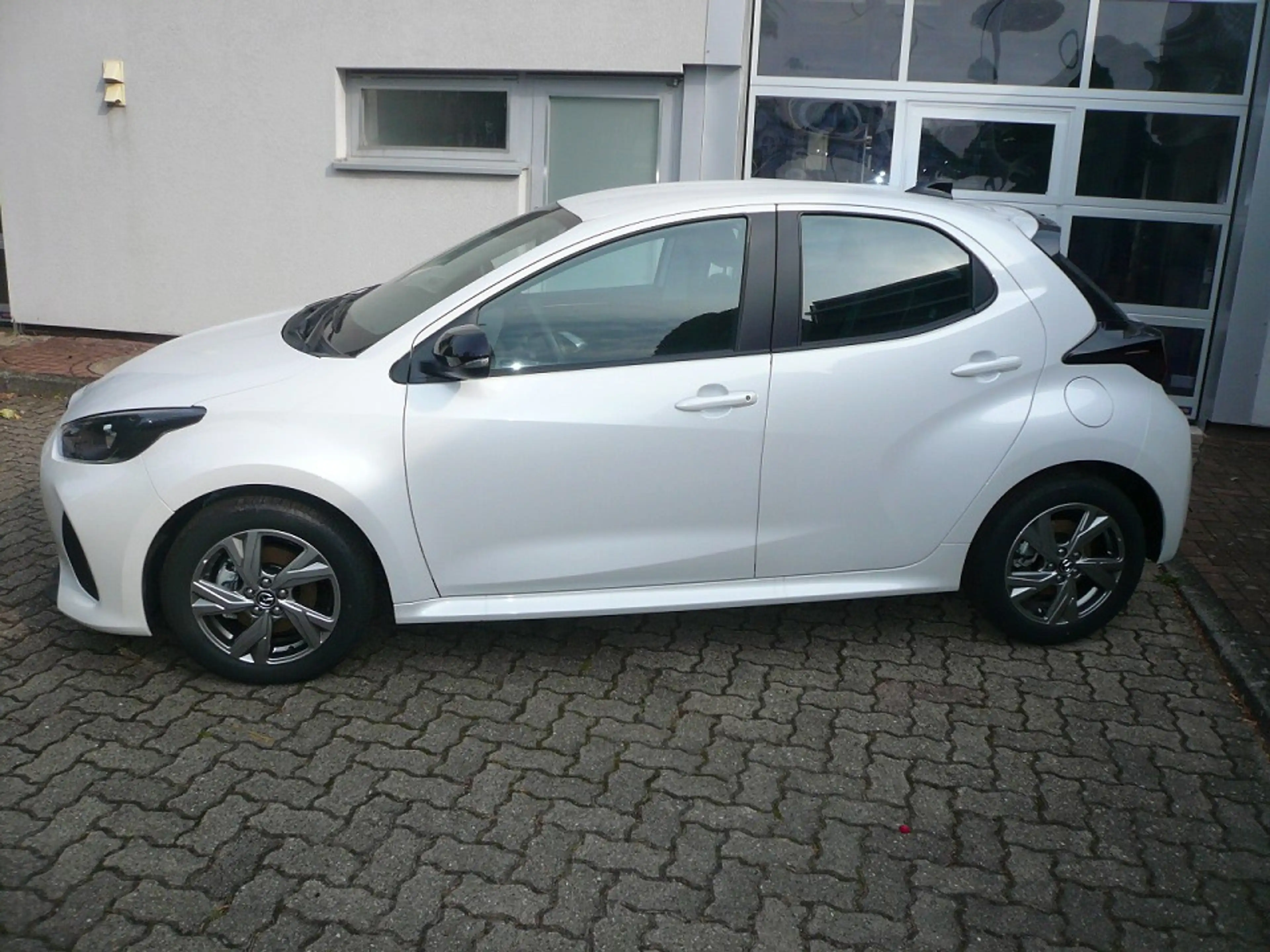 Mazda 2 Hybrid 1.5L Hybrid "Exclusive-Line" VVT-i 116 2 Hy — photo 3