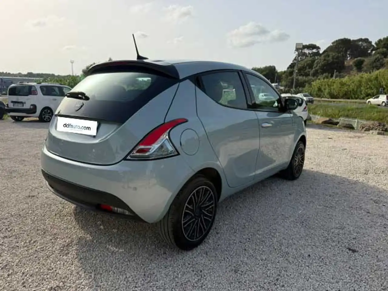 Lancia Ypsilon 2023 — фото 6