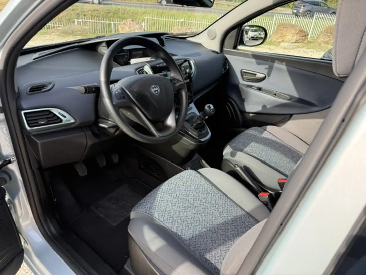 Lancia Ypsilon 2023 — фото 7
