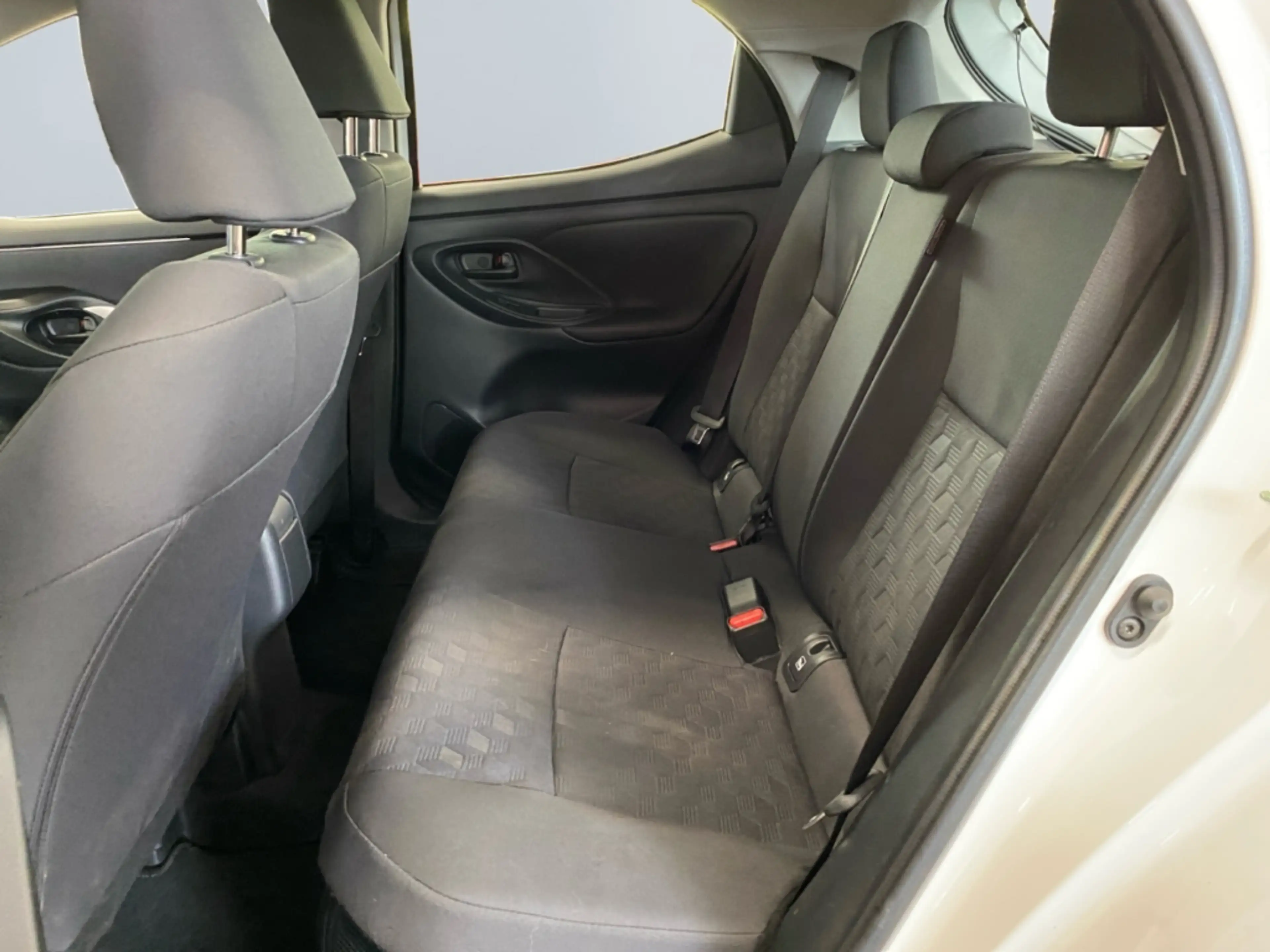 Toyota Yaris Hybrid 1.5 Comfort *ACC*CAM*CarPlay*DAB*BT* — photo 15