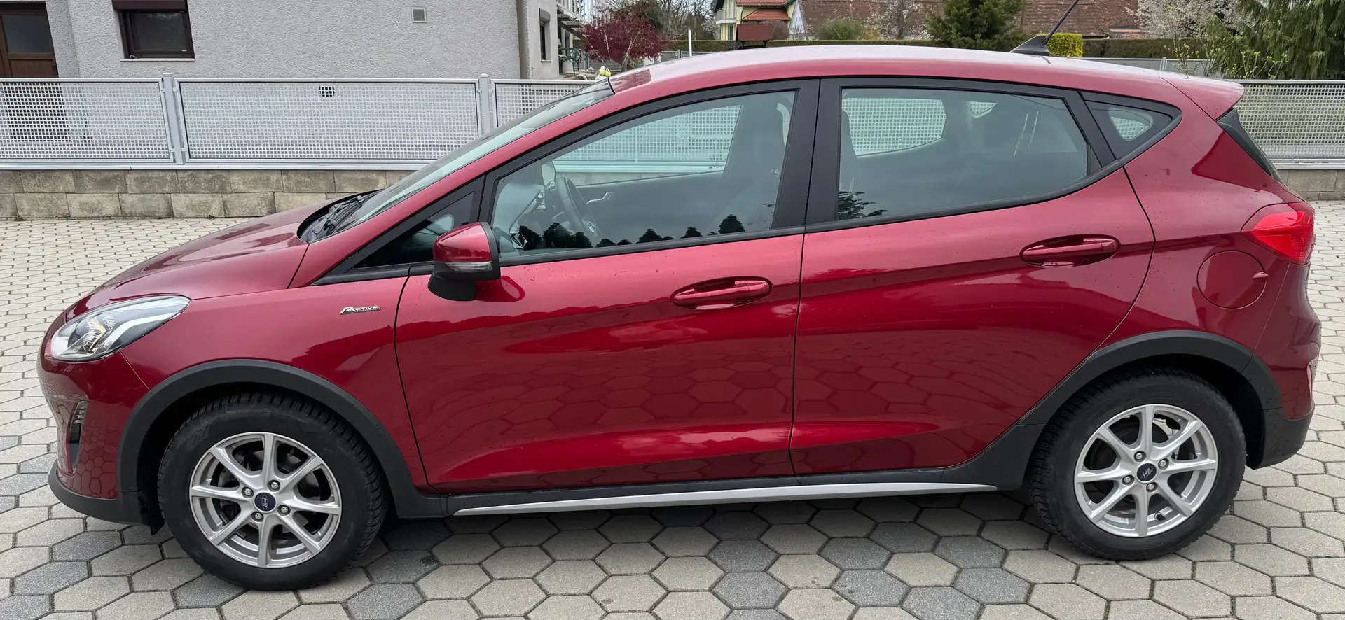 Ford Fiesta Fiesta Active 1,0 EcoBoost Start/Stop Active Rot - 2