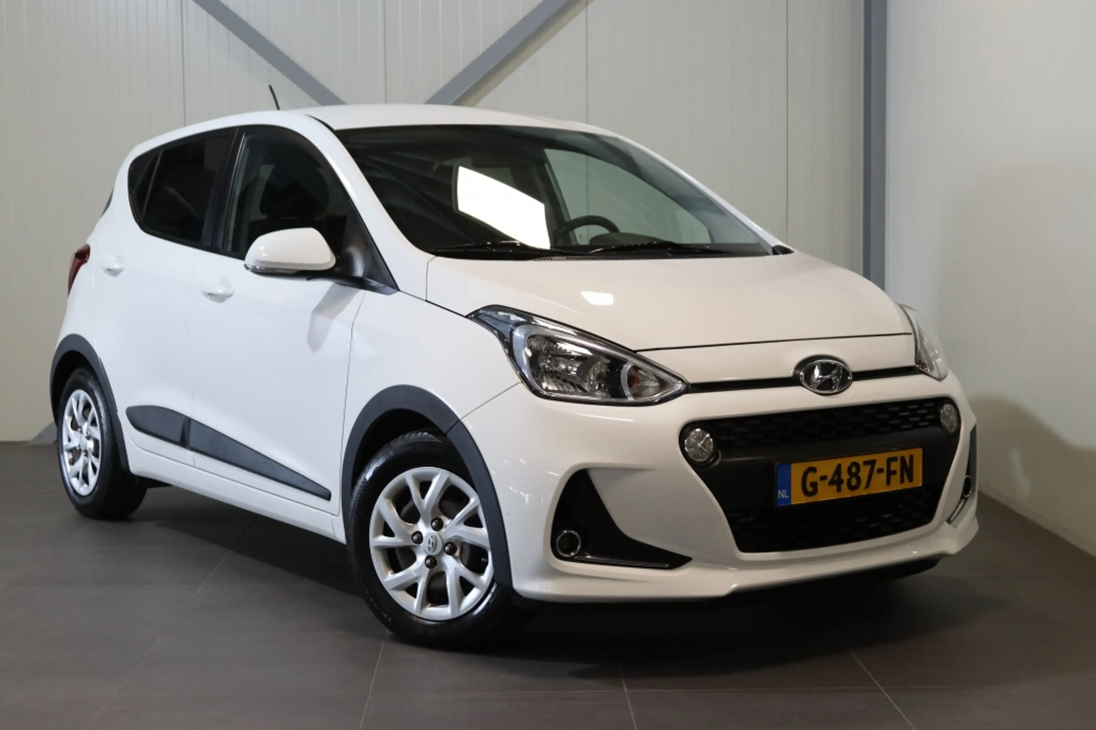 Hyundai i10 1.0i Premium|Navi|Climate|PDC|Winter|Privacy|Rijkl — photo 9