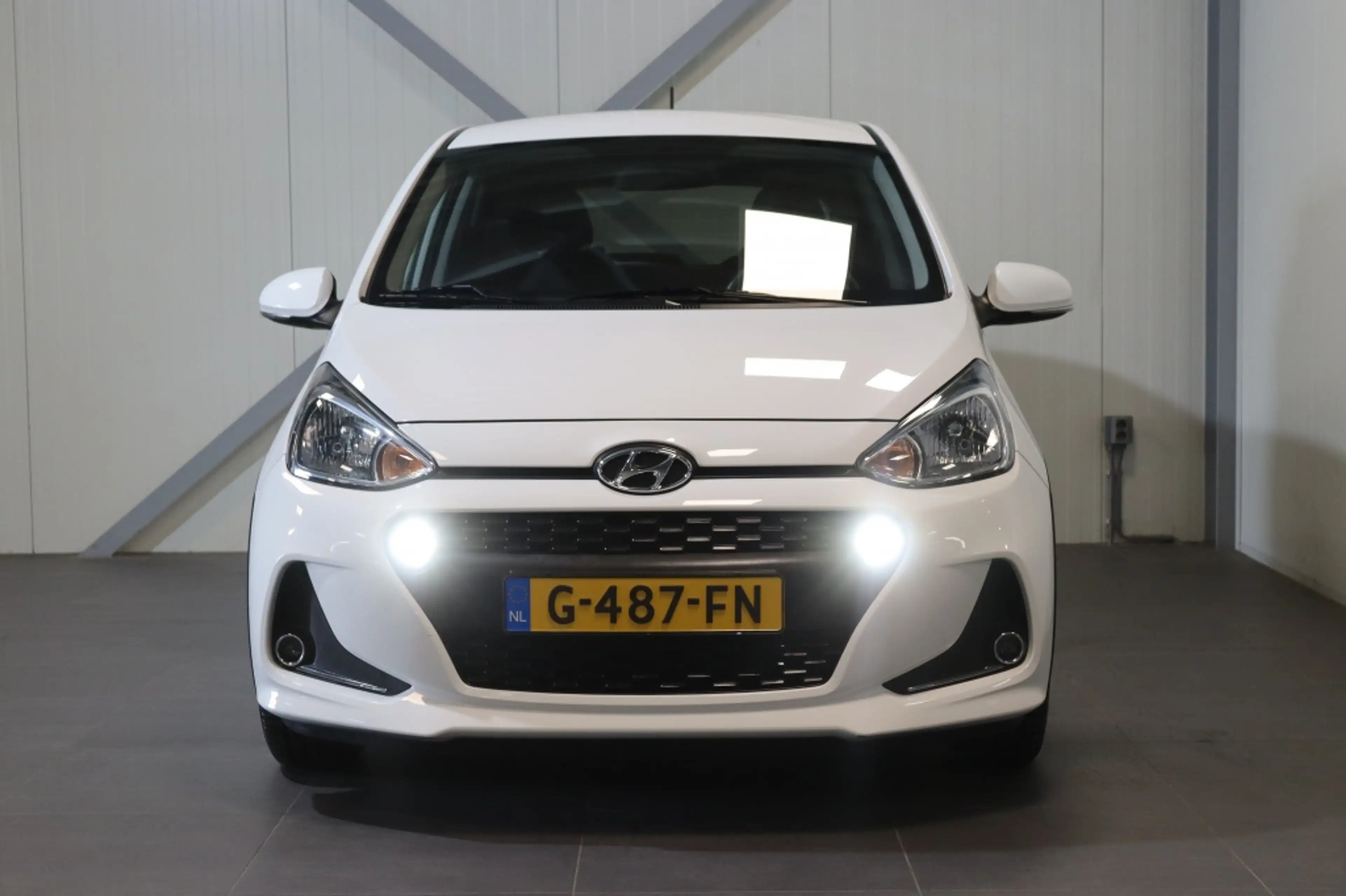 Hyundai i10 1.0i Premium|Navi|Climate|PDC|Winter|Privacy|Rijkl — photo 11