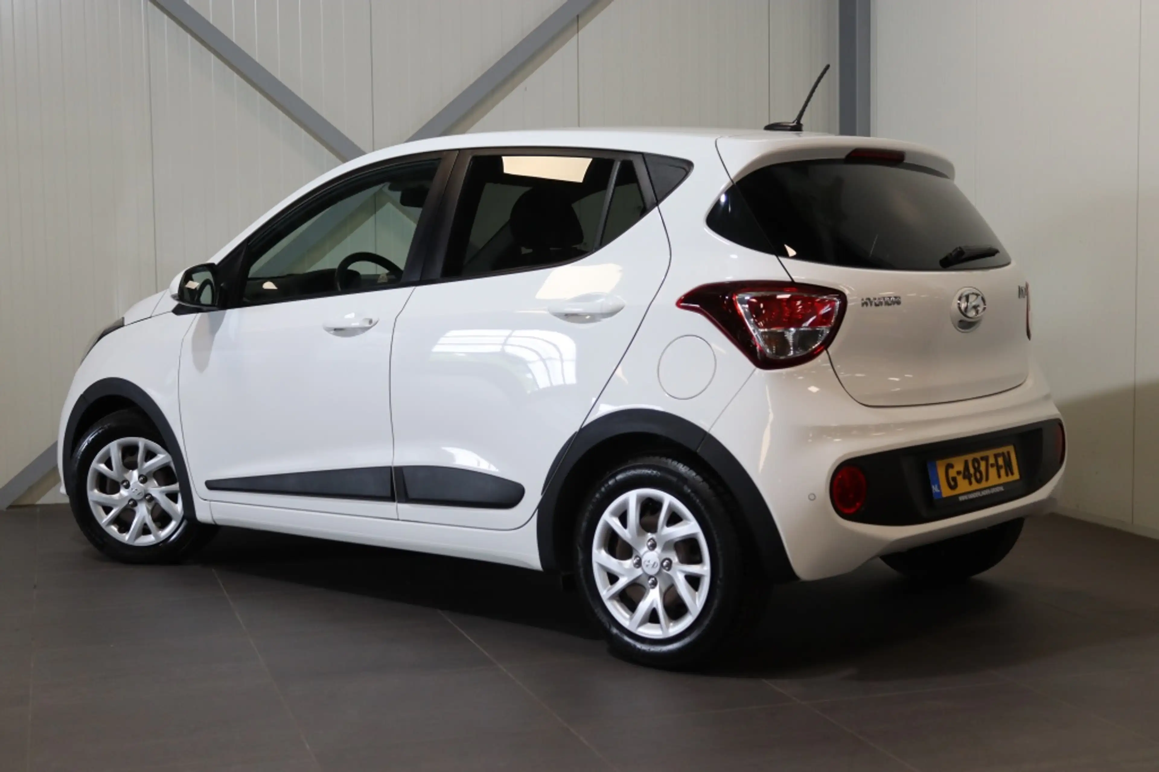 Hyundai i10 1.0i Premium|Navi|Climate|PDC|Winter|Privacy|Rijkl — photo 5