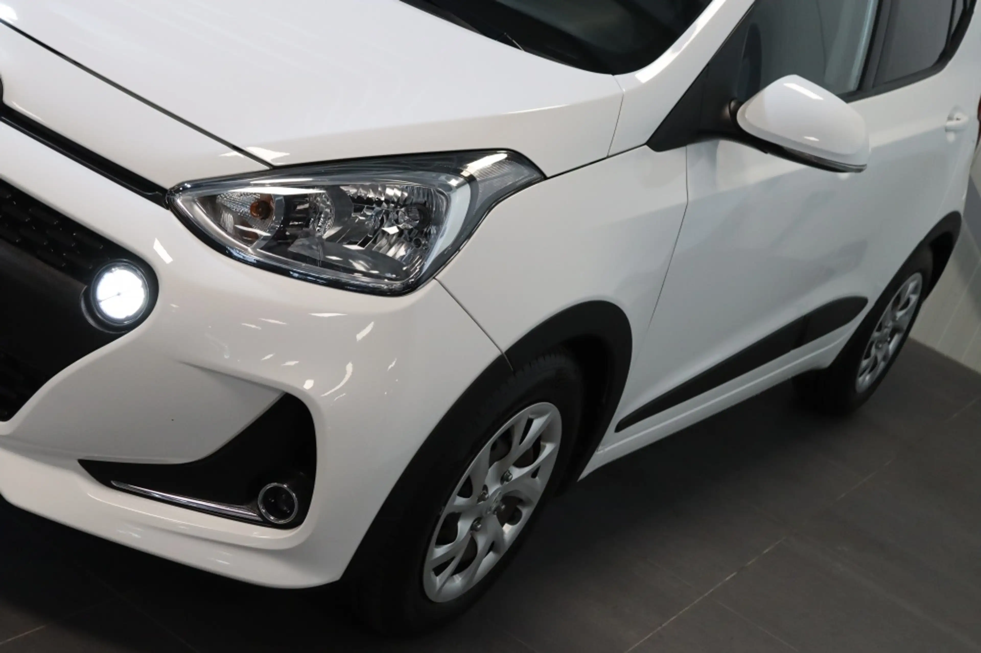 Hyundai i10 1.0i Premium|Navi|Climate|PDC|Winter|Privacy|Rijkl — photo 12