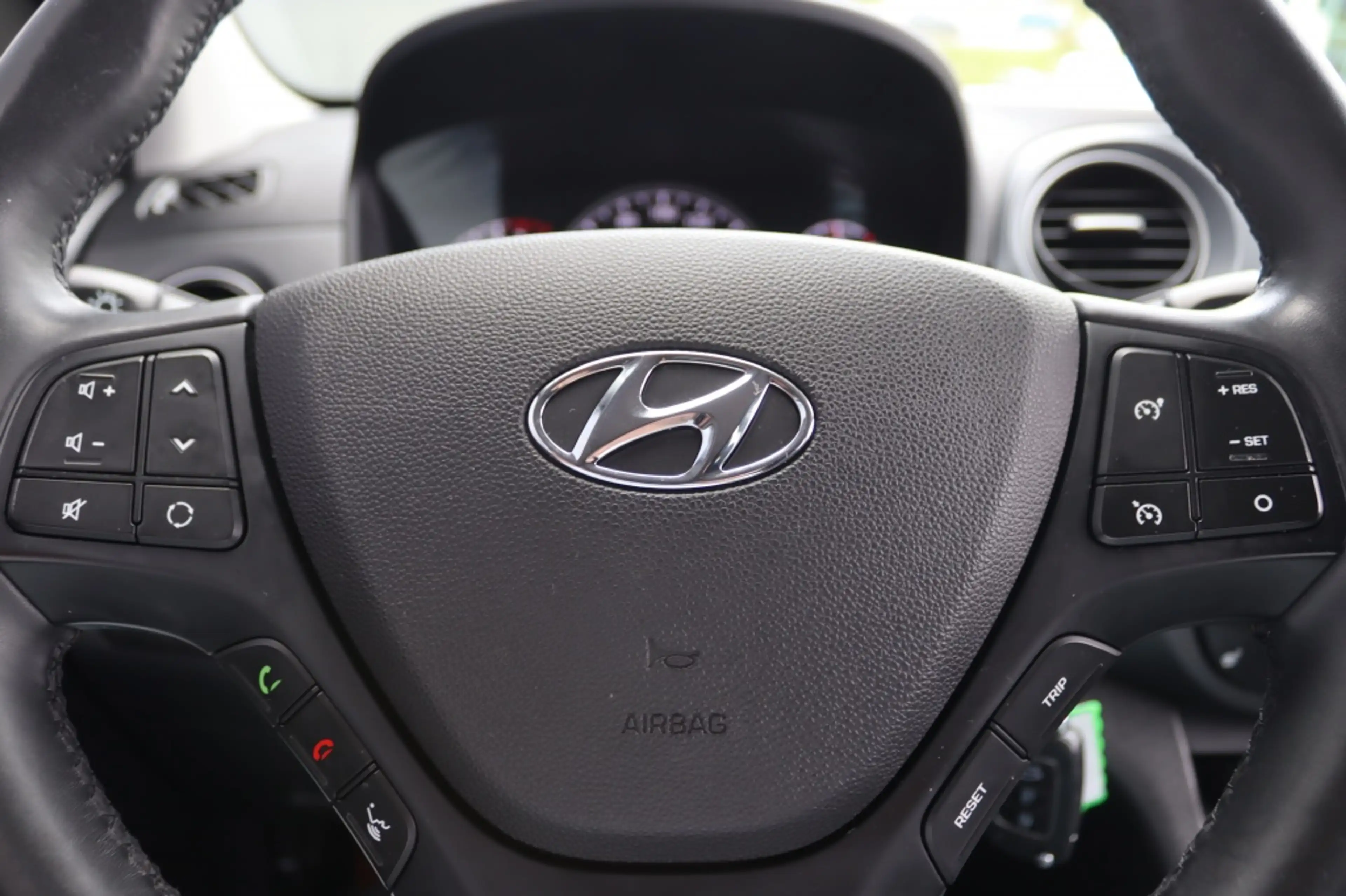 Hyundai i10 1.0i Premium|Navi|Climate|PDC|Winter|Privacy|Rijkl — photo 15