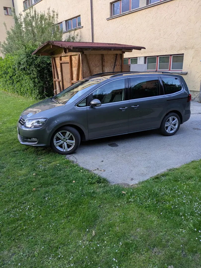 Volkswagen Sharan Business SCR 2,0 TDI DSG Grau - 2