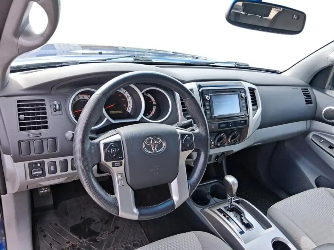Toyota Tacoma снимка Toyota Tacoma