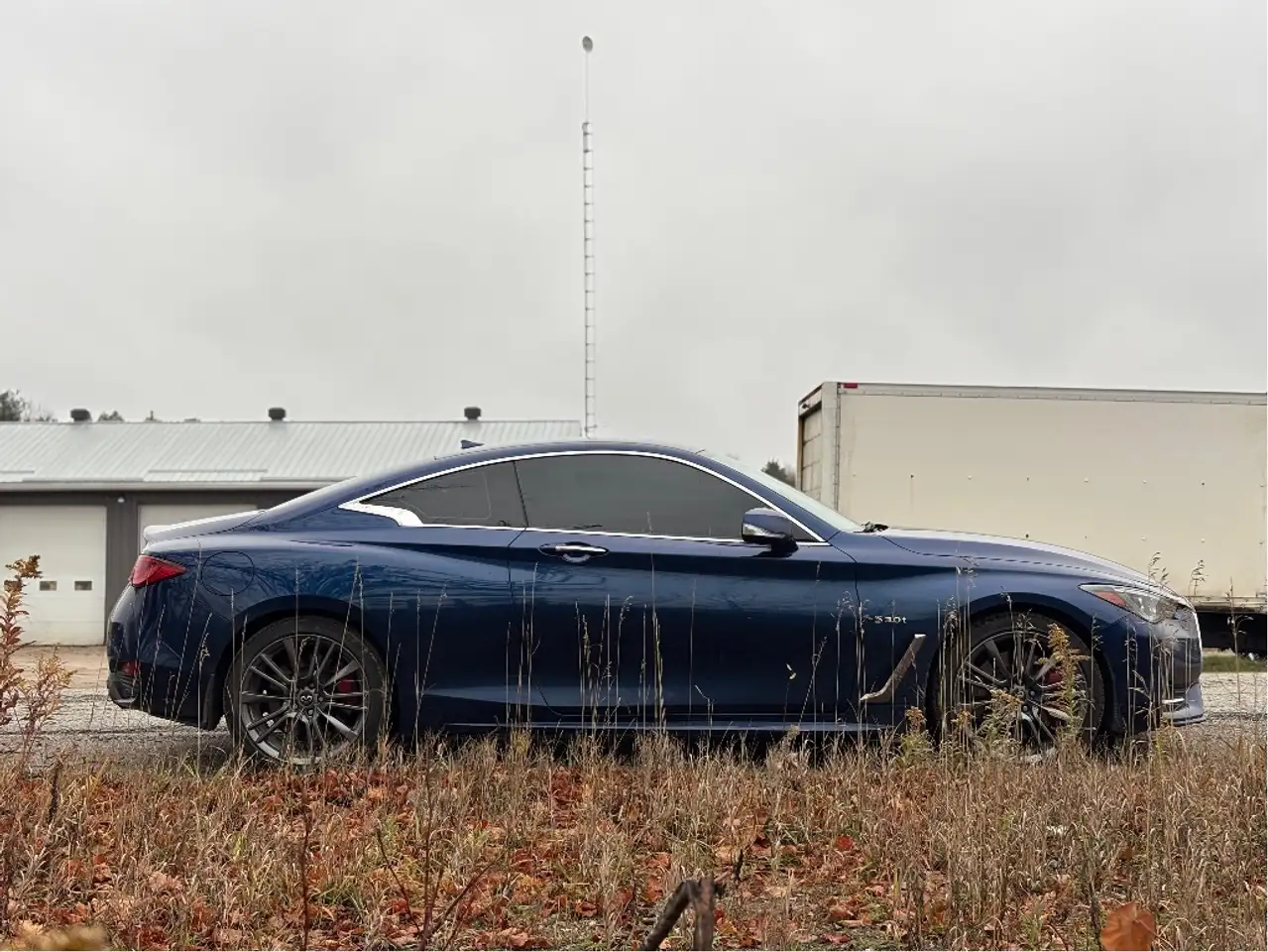 Infiniti Q60 снимка Infiniti Q60
