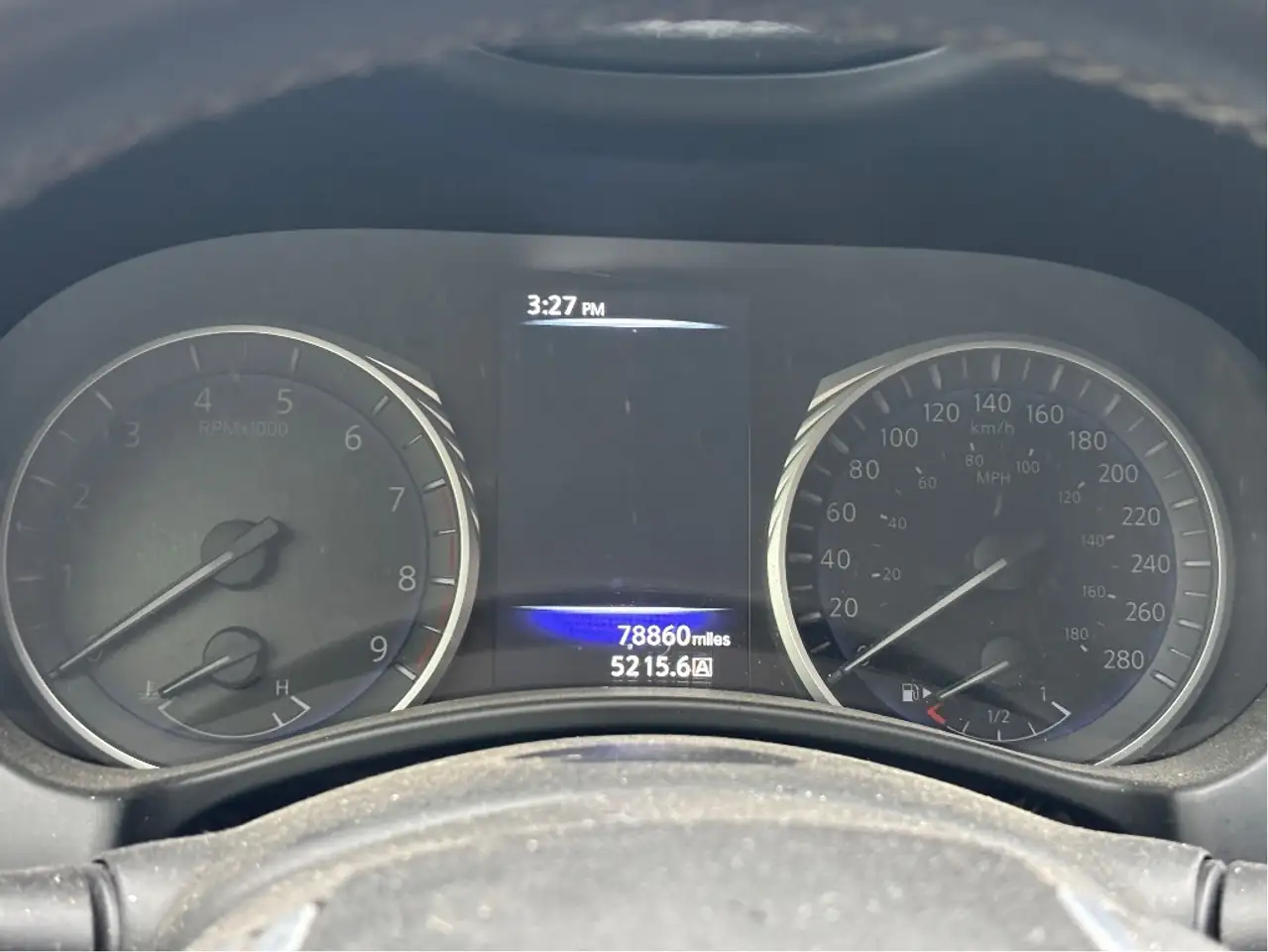 Infiniti Q60 снимка Infiniti Q60