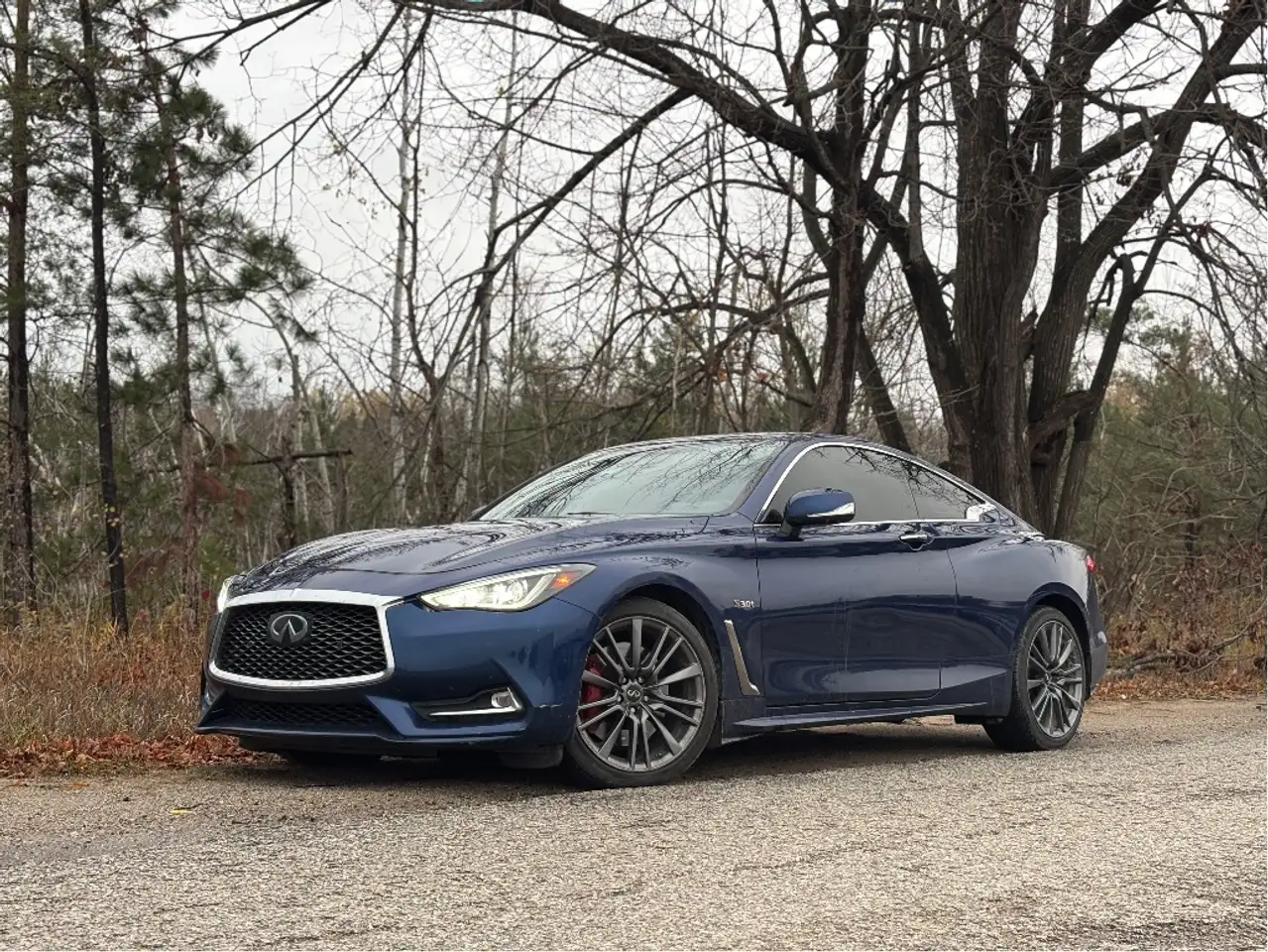 Infiniti Q60 снимка Infiniti Q60