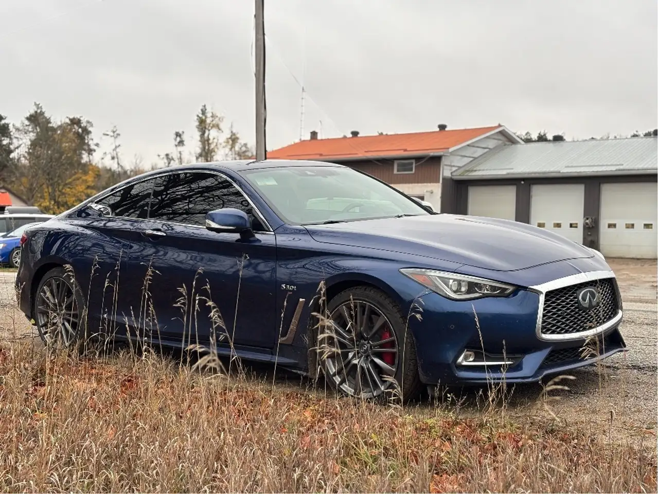 Infiniti Q60 снимка Infiniti Q60