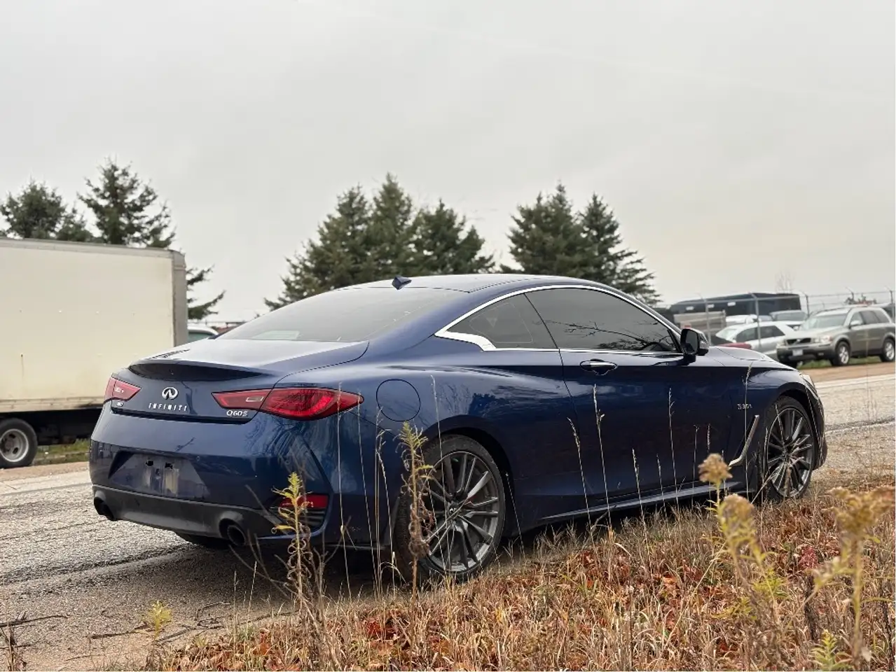 Infiniti Q60 снимка Infiniti Q60