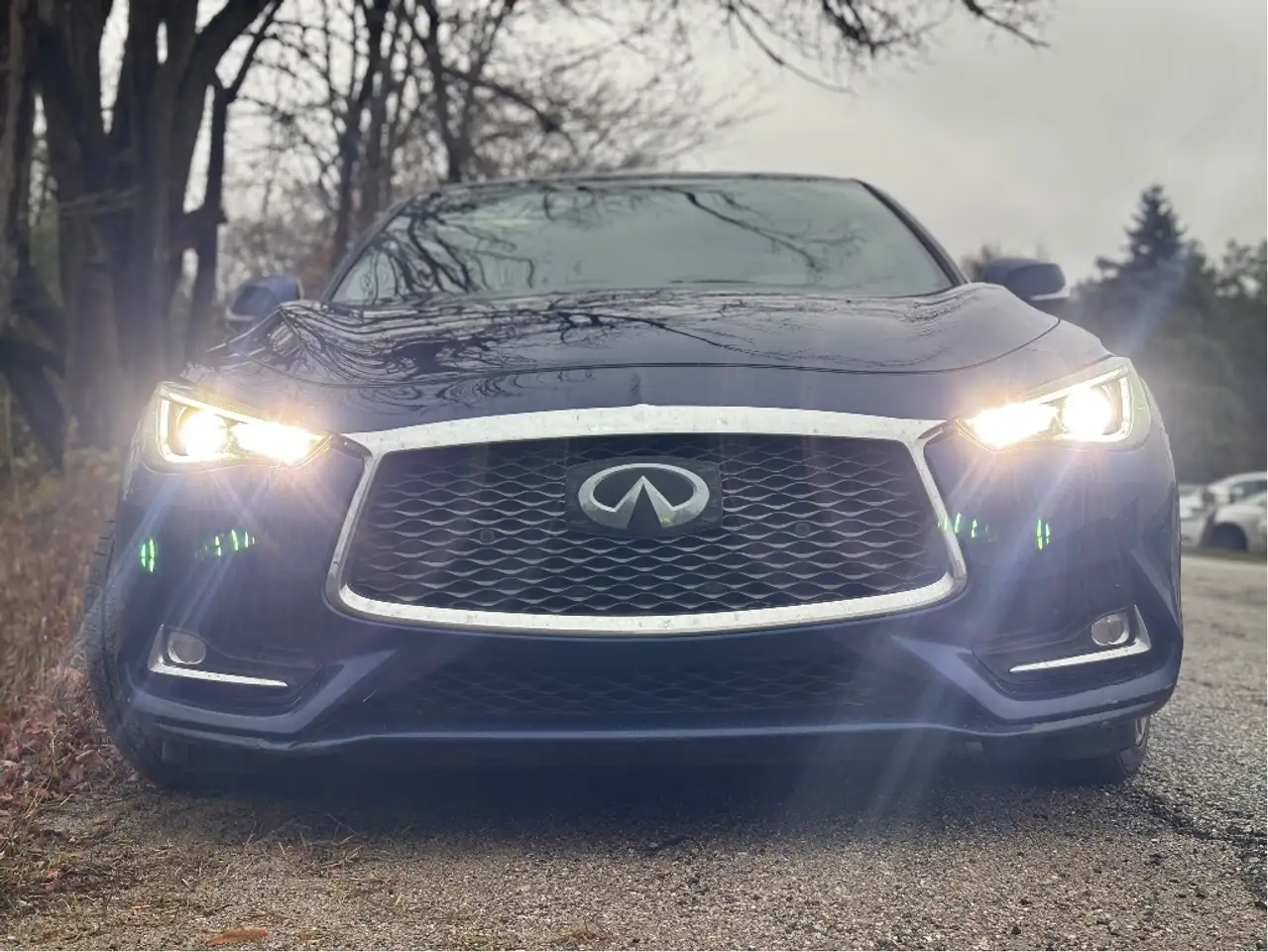 Infiniti Q60 снимка Infiniti Q60