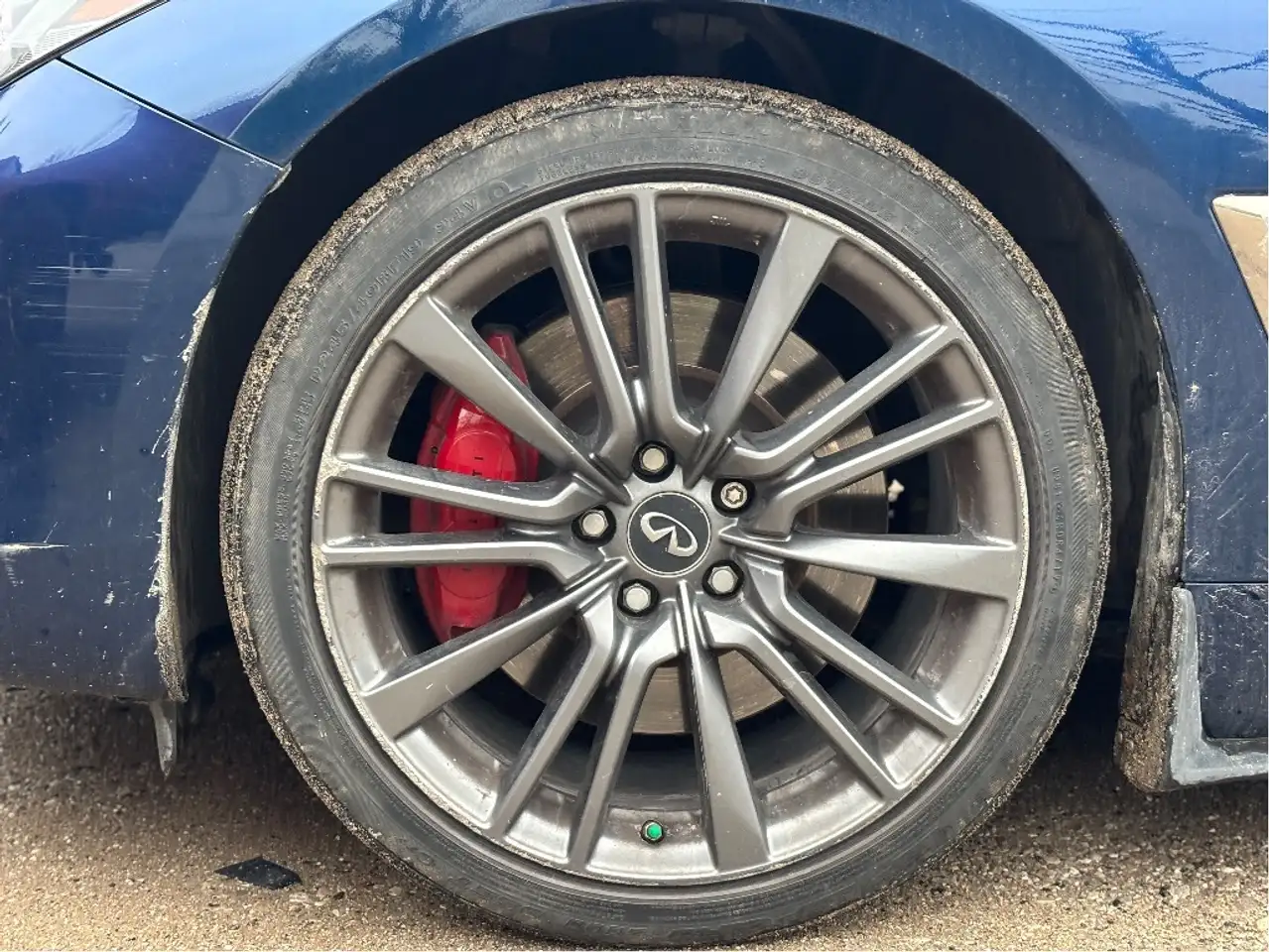 Infiniti Q60 снимка Infiniti Q60