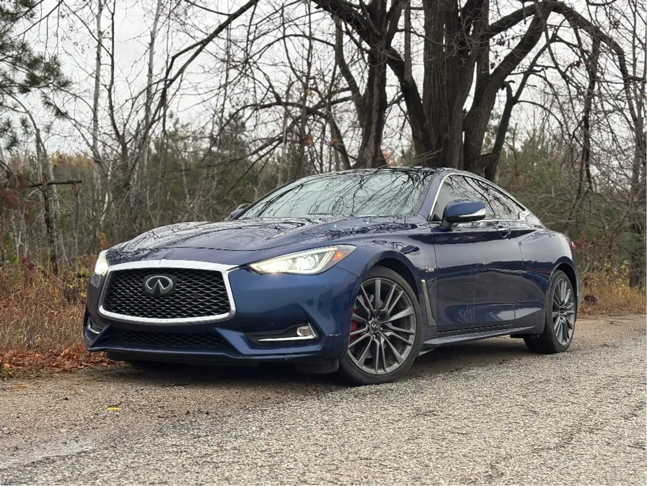 Infiniti Q60 снимка Infiniti Q60