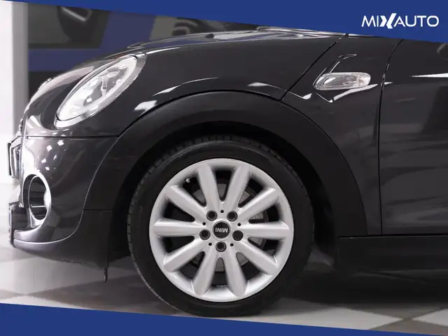 Mini Hatch view 8
