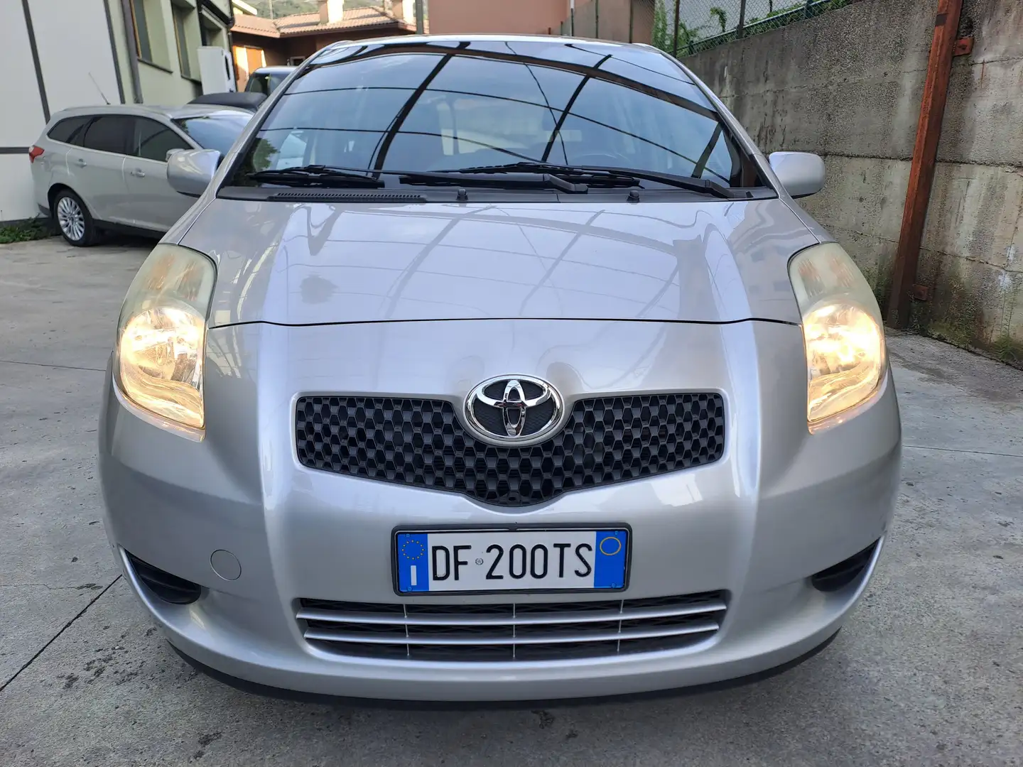 Toyota Yaris 1.0 BENZINA ** 76.000 KM ** Argent - 2