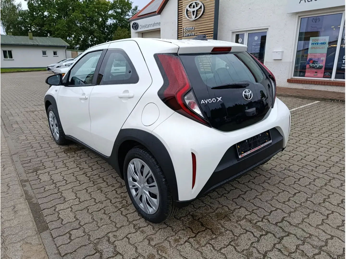 Toyota Aygo X 1.0 Play,1,99 % Finanzierung für Privatkunden bei Zulassung bis 30.12.2025 Fehér - 2