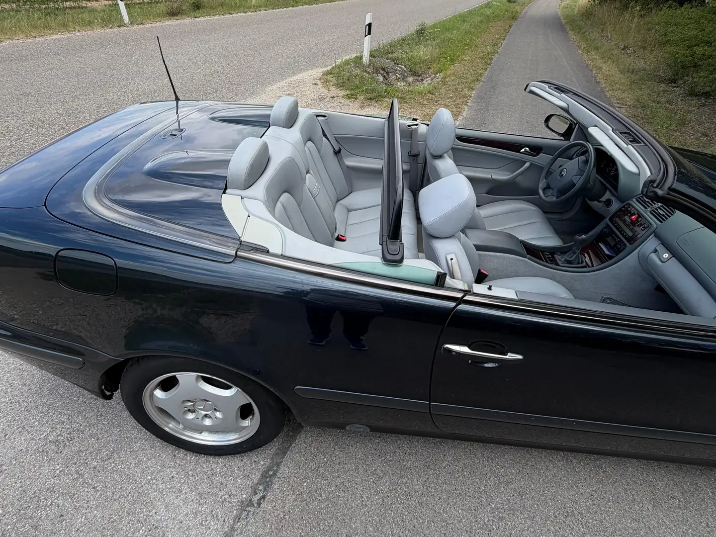 Mercedes-Benz CLK 230 CLK Cabrio 230 Kompressor Elegance Schwarz - 2