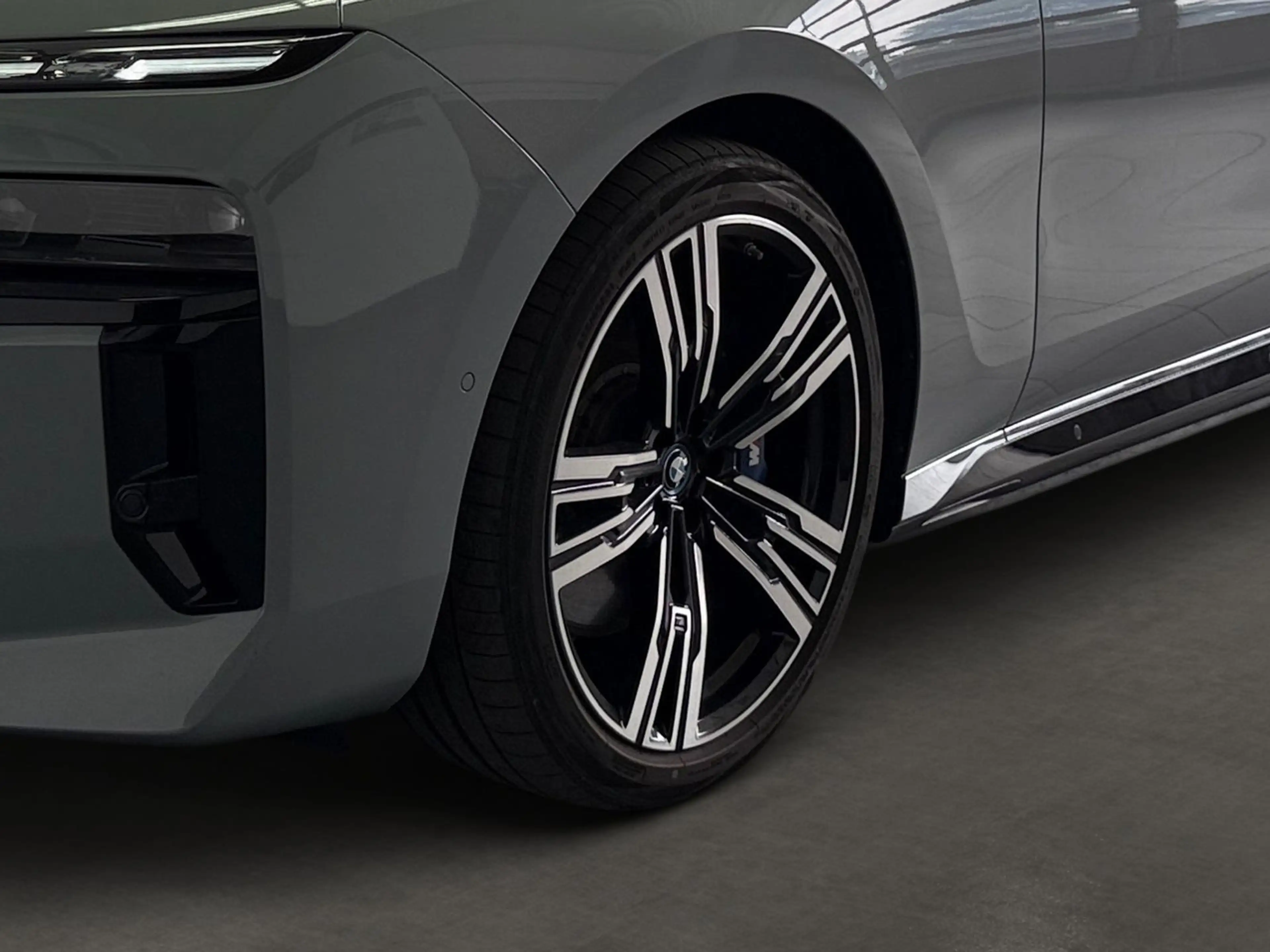BMW i7 xDrive60*M Sport*Kristall*PanoSkyL*B&W*FOND-TV — photo 8
