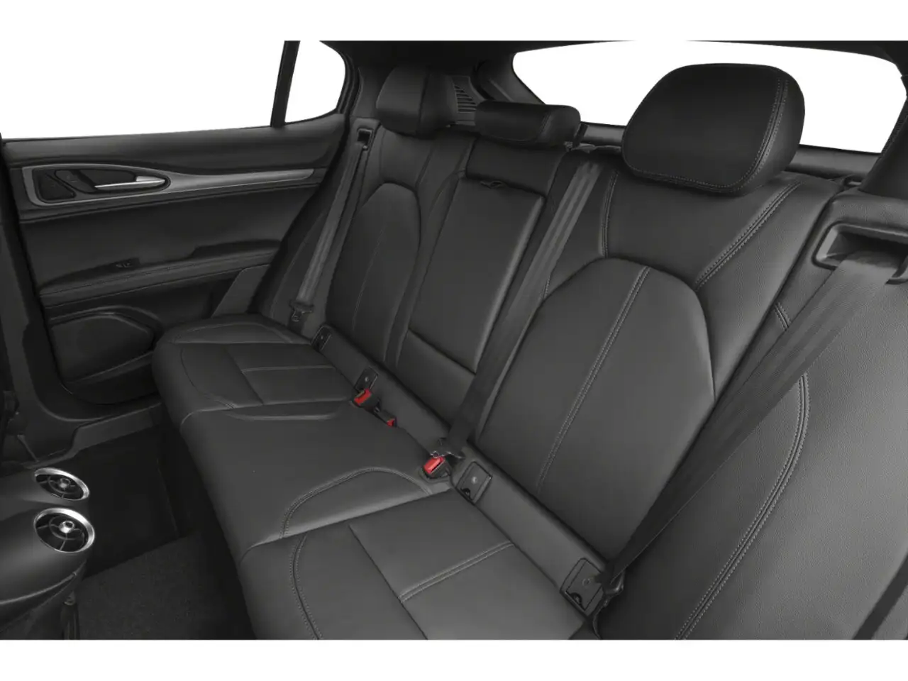 Alfa Romeo Stelvio снимка Alfa Romeo Stelvio