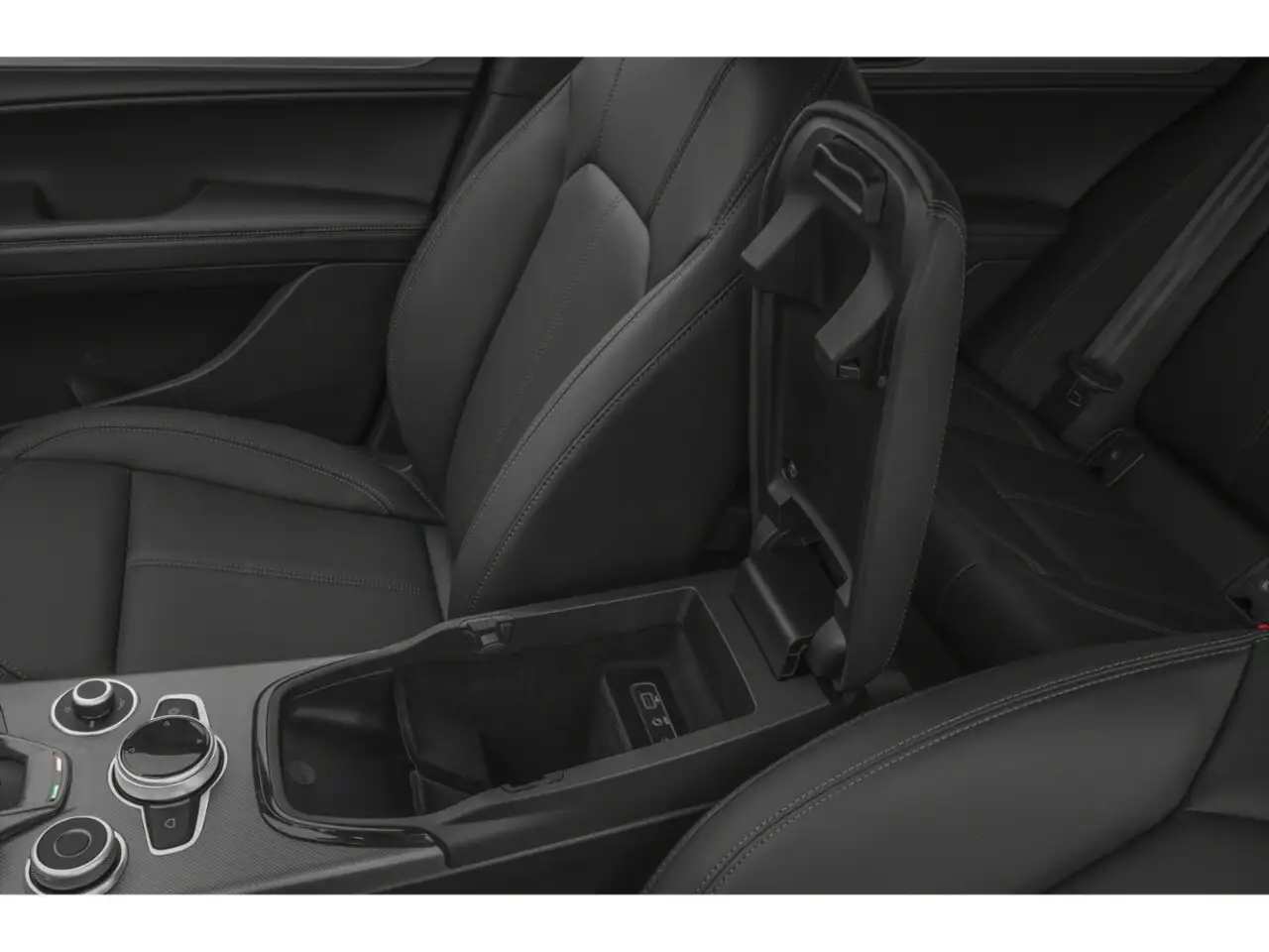 Alfa Romeo Stelvio снимка Alfa Romeo Stelvio
