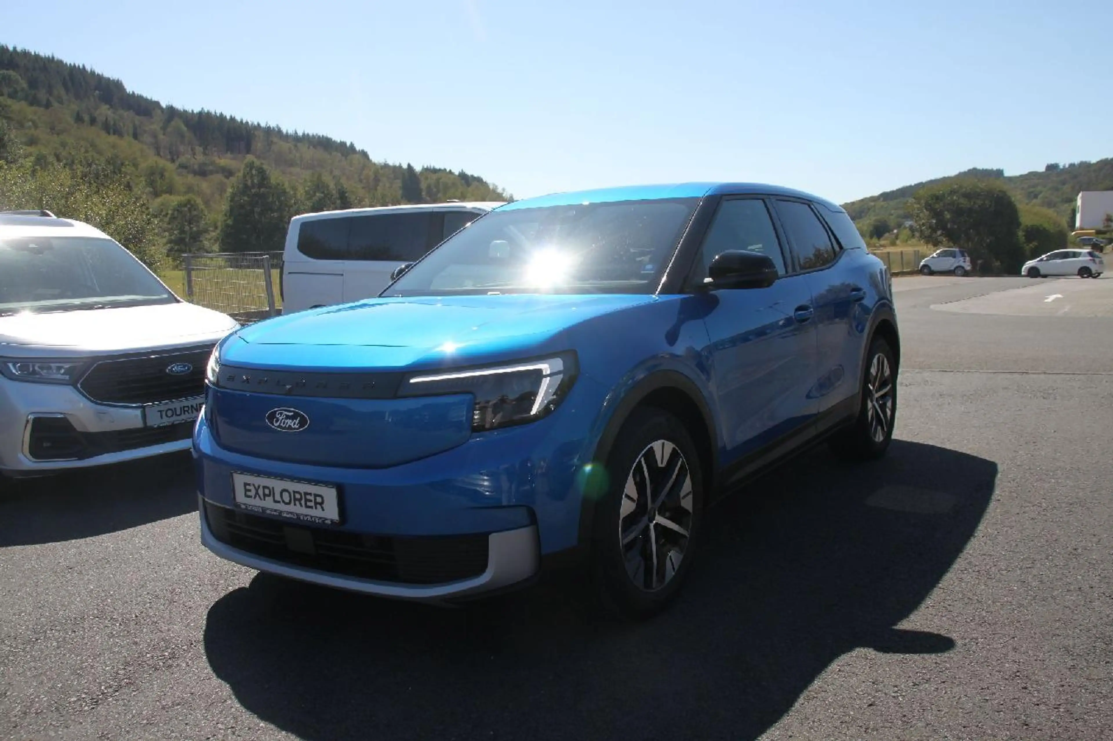 Ford Explorer RWD+WÄRMEPUMPE+NAVI+KLIMA+RFK+SHZ+LED+ — photo 3