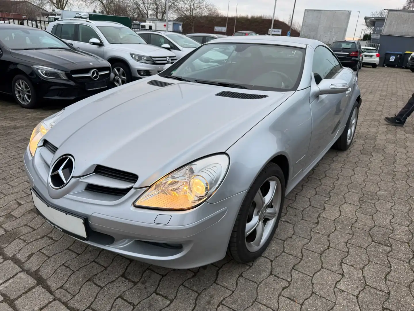 Mercedes-Benz SLK 200 Kompressor+Ratenzahlung ohne Bank+Tüv Neu Grau - 1