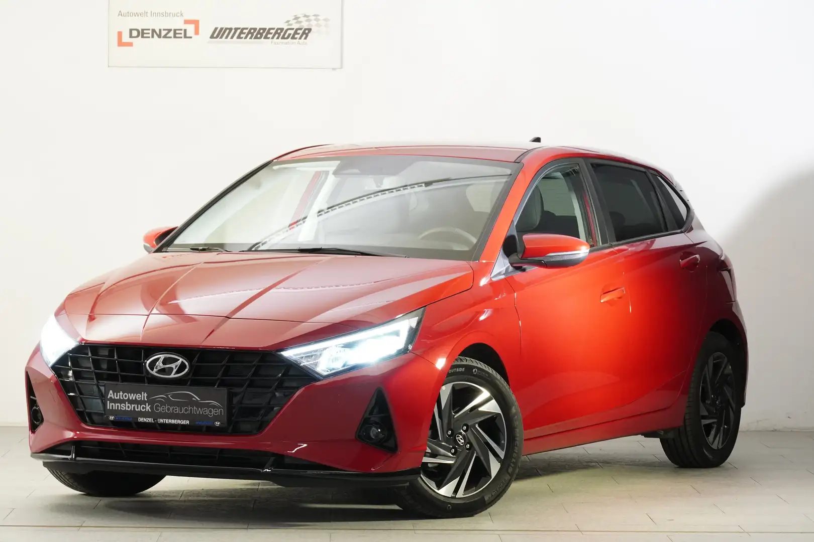 Hyundai i20 1,2 MPI Trend Line Rojo - 1