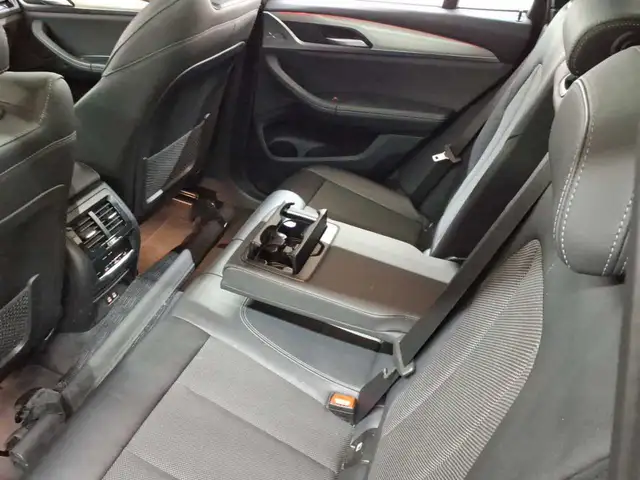 BMW X3 view 8