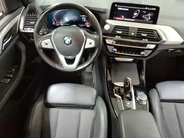 BMW X3 view 5