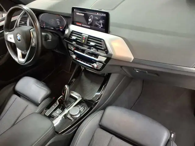 BMW X3 view 11