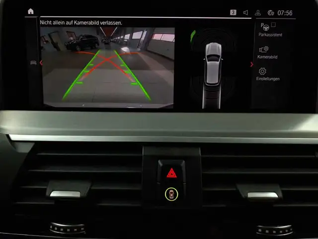 BMW X3 view 12