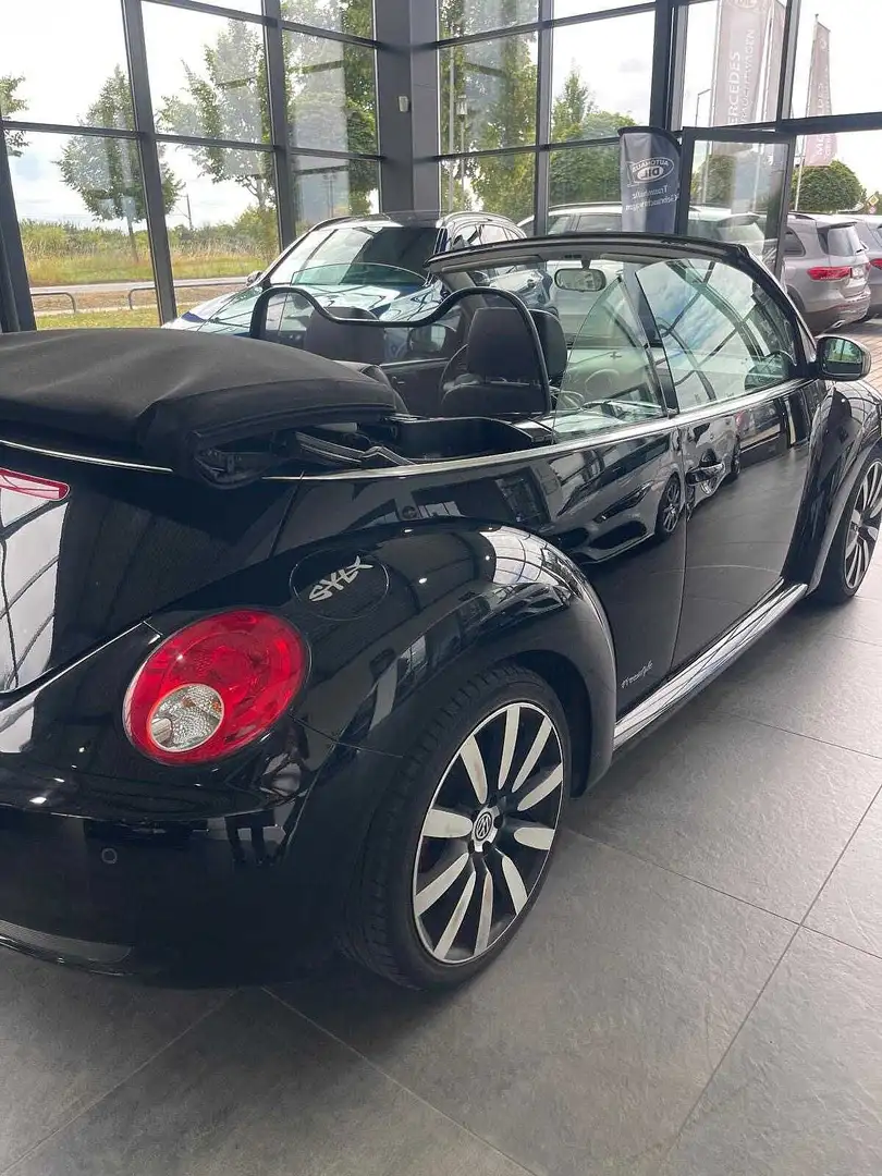 Volkswagen New Beetle Cabriolet 1.6 Freestyle Zwart - 2