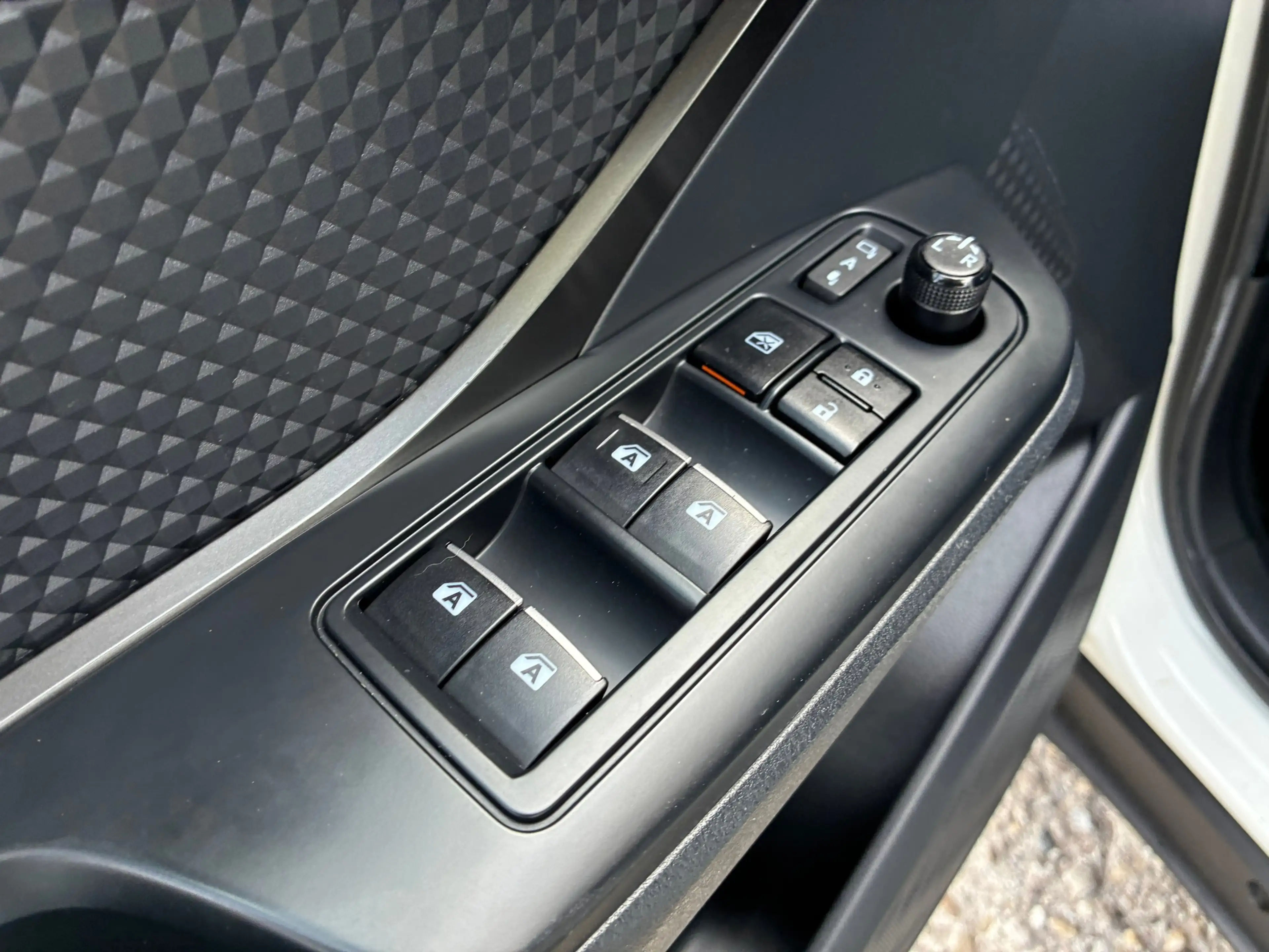 Toyota C-HR 1.2 Dynamic | Navi + Camera + Clima + Cruise Nu €1 — photo 12