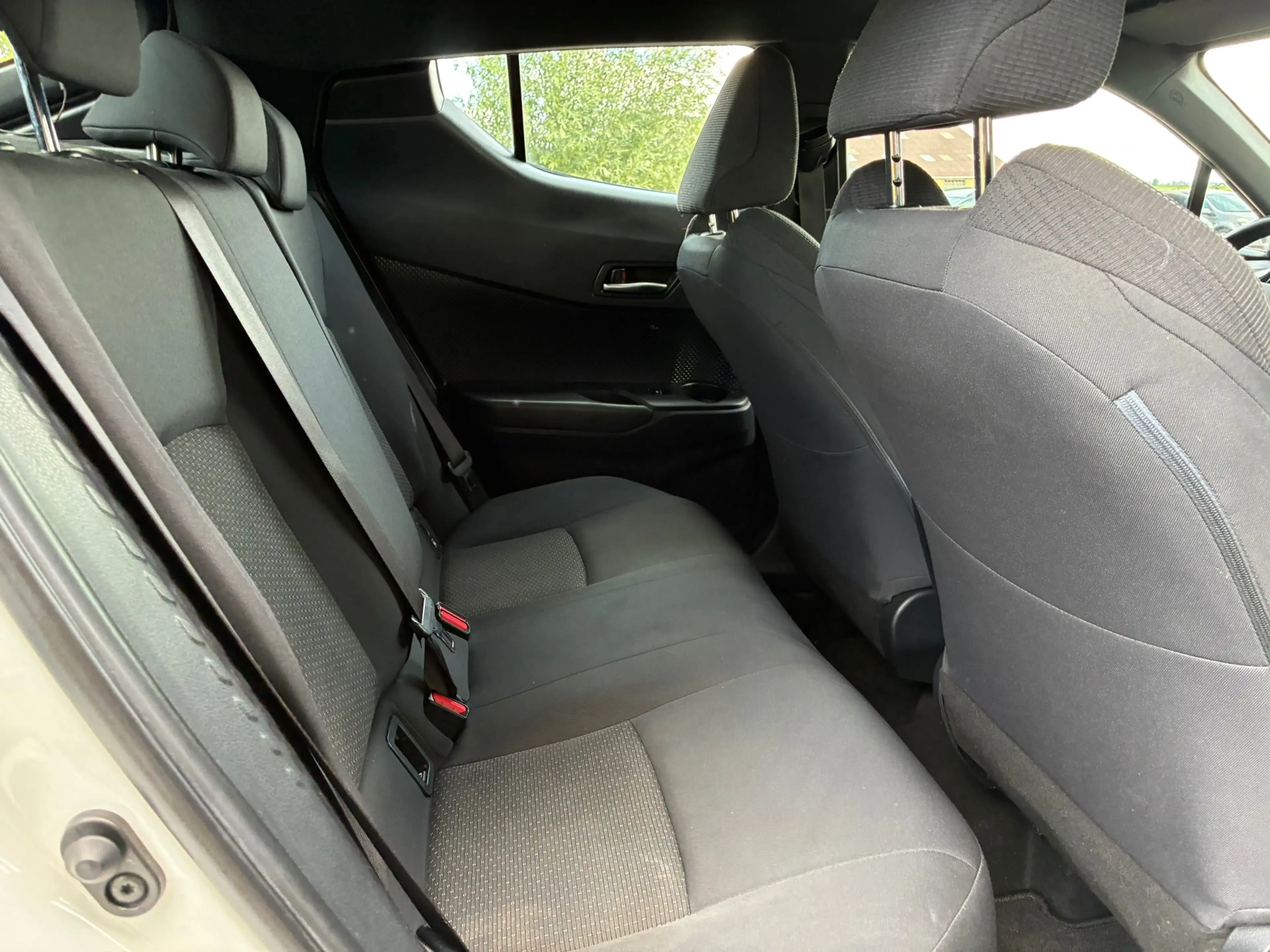 Toyota C-HR 1.2 Dynamic | Navi + Camera + Clima + Cruise Nu €1 — photo 9